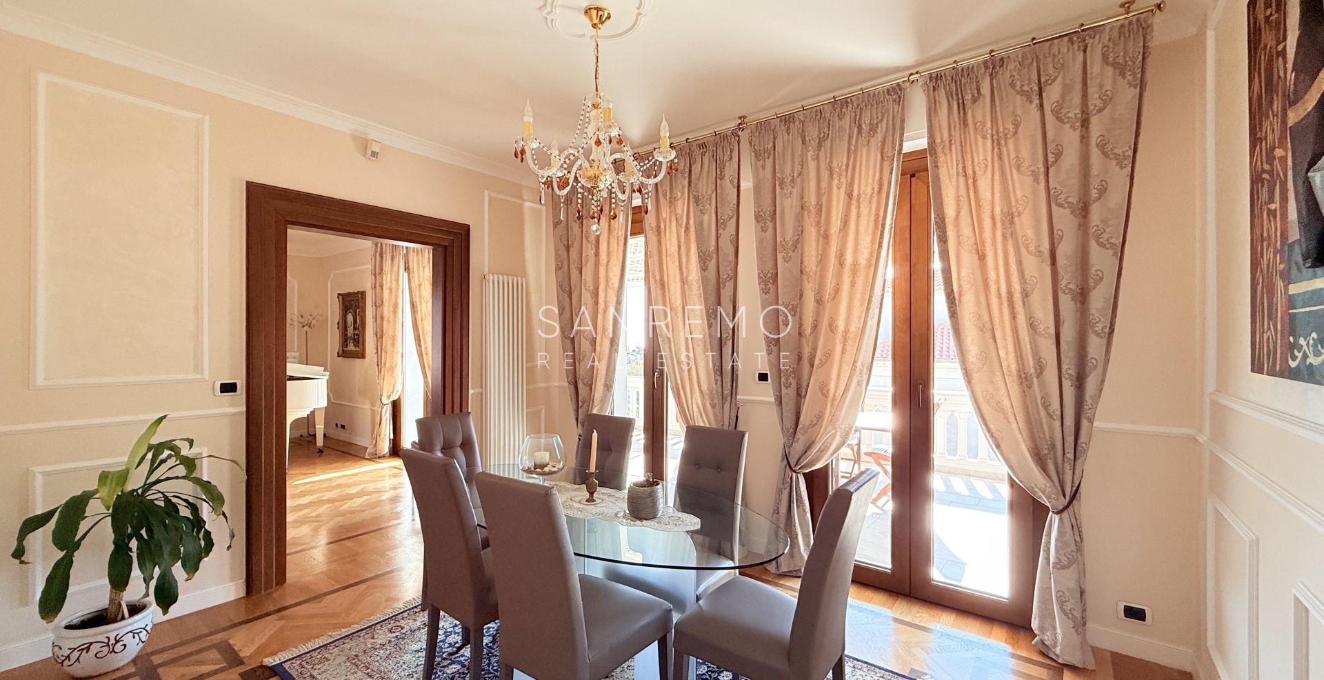 Attique et super attique avec piscine et vue panoramique sur la mer