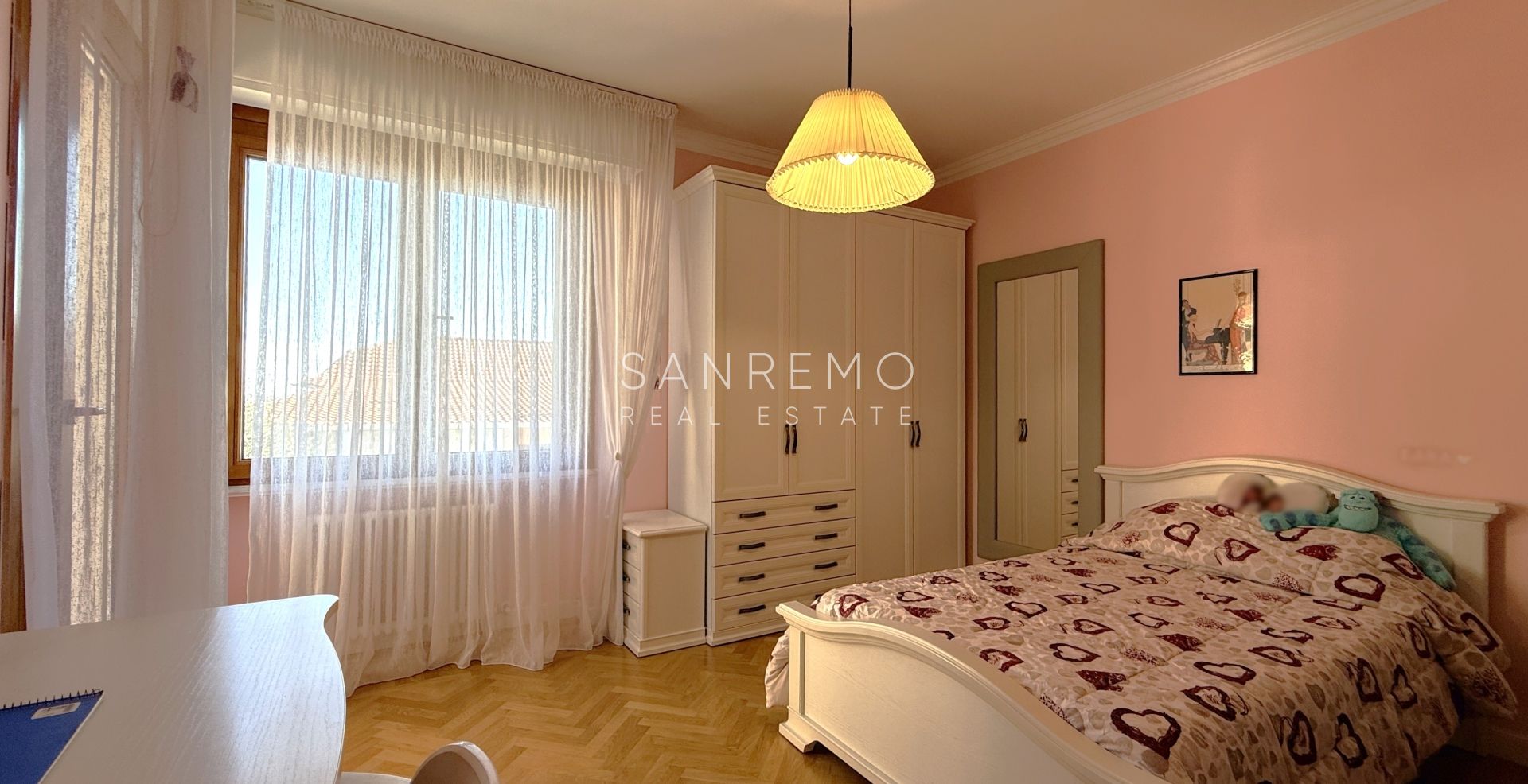 Attique et super attique avec piscine et vue panoramique sur la mer