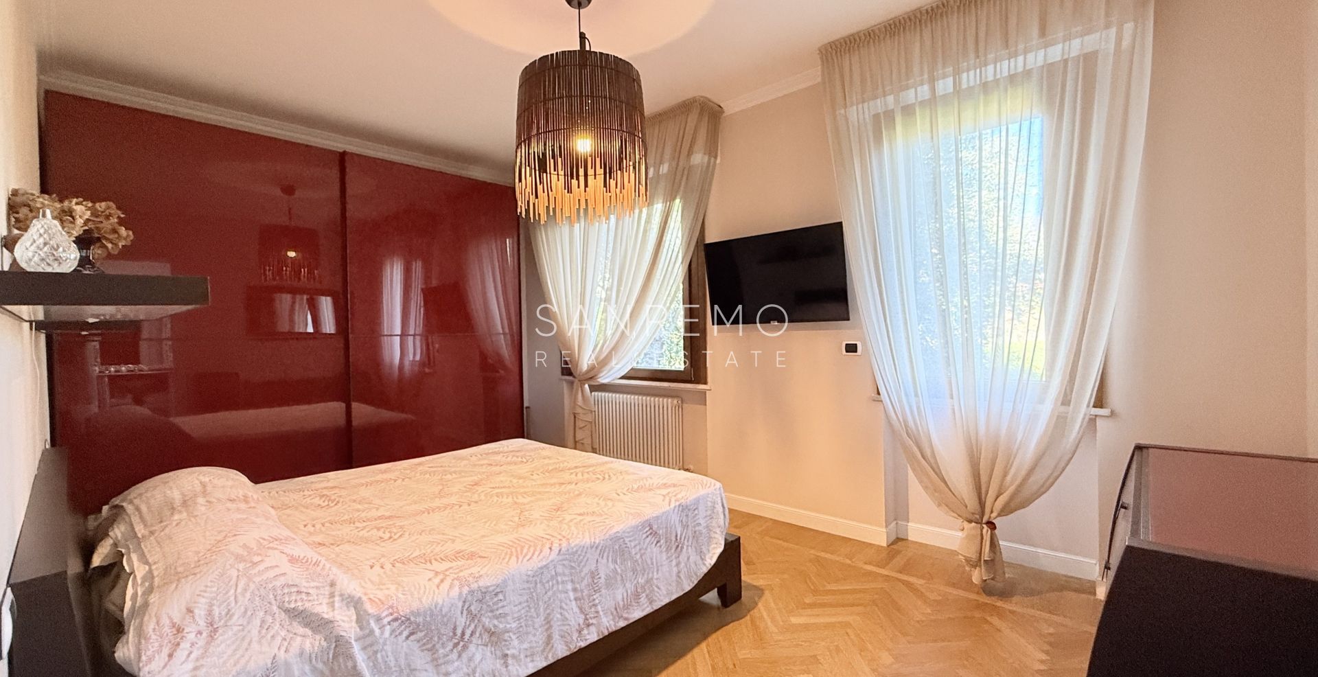 Attique et super attique avec piscine et vue panoramique sur la mer