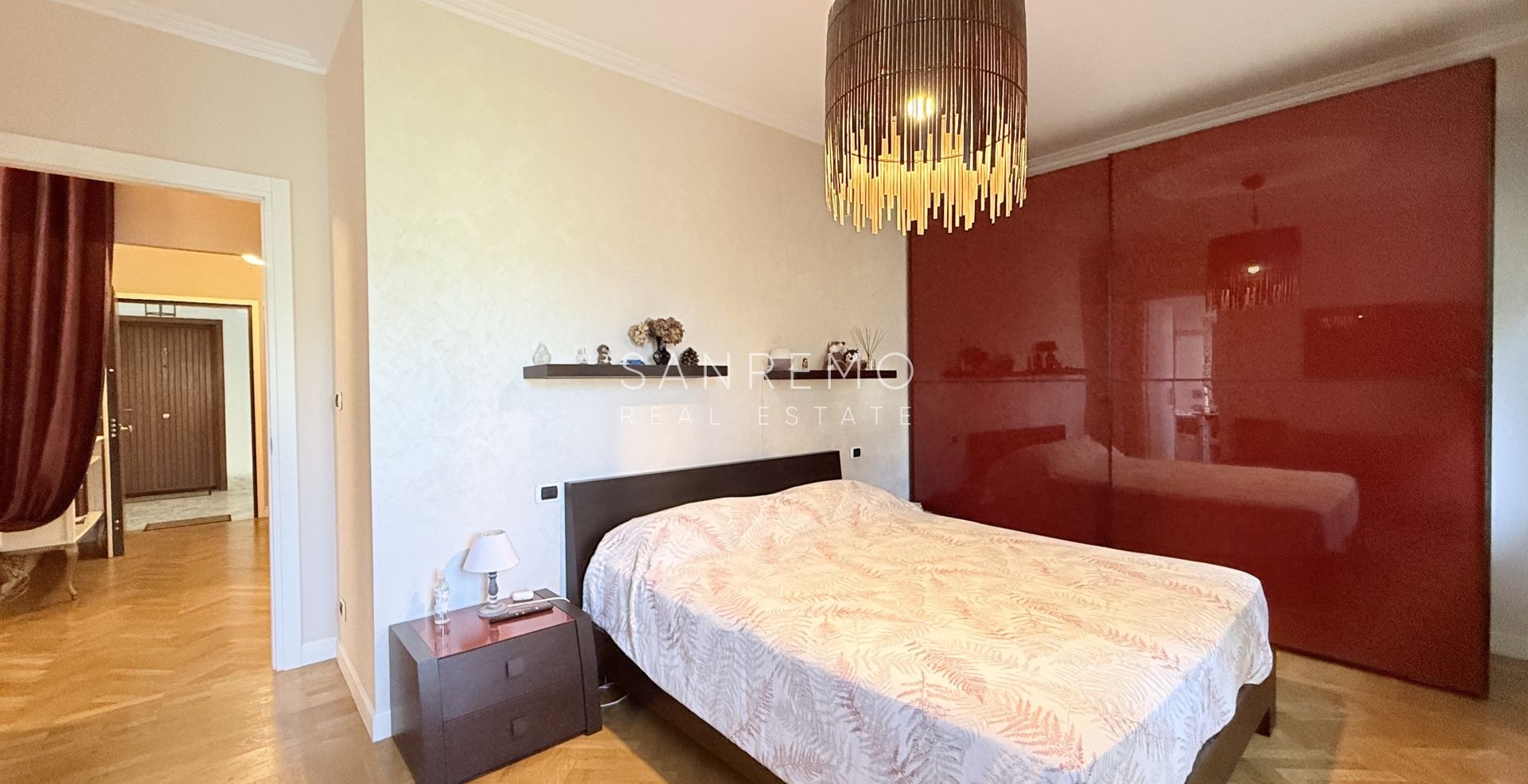 Attique et super attique avec piscine et vue panoramique sur la mer