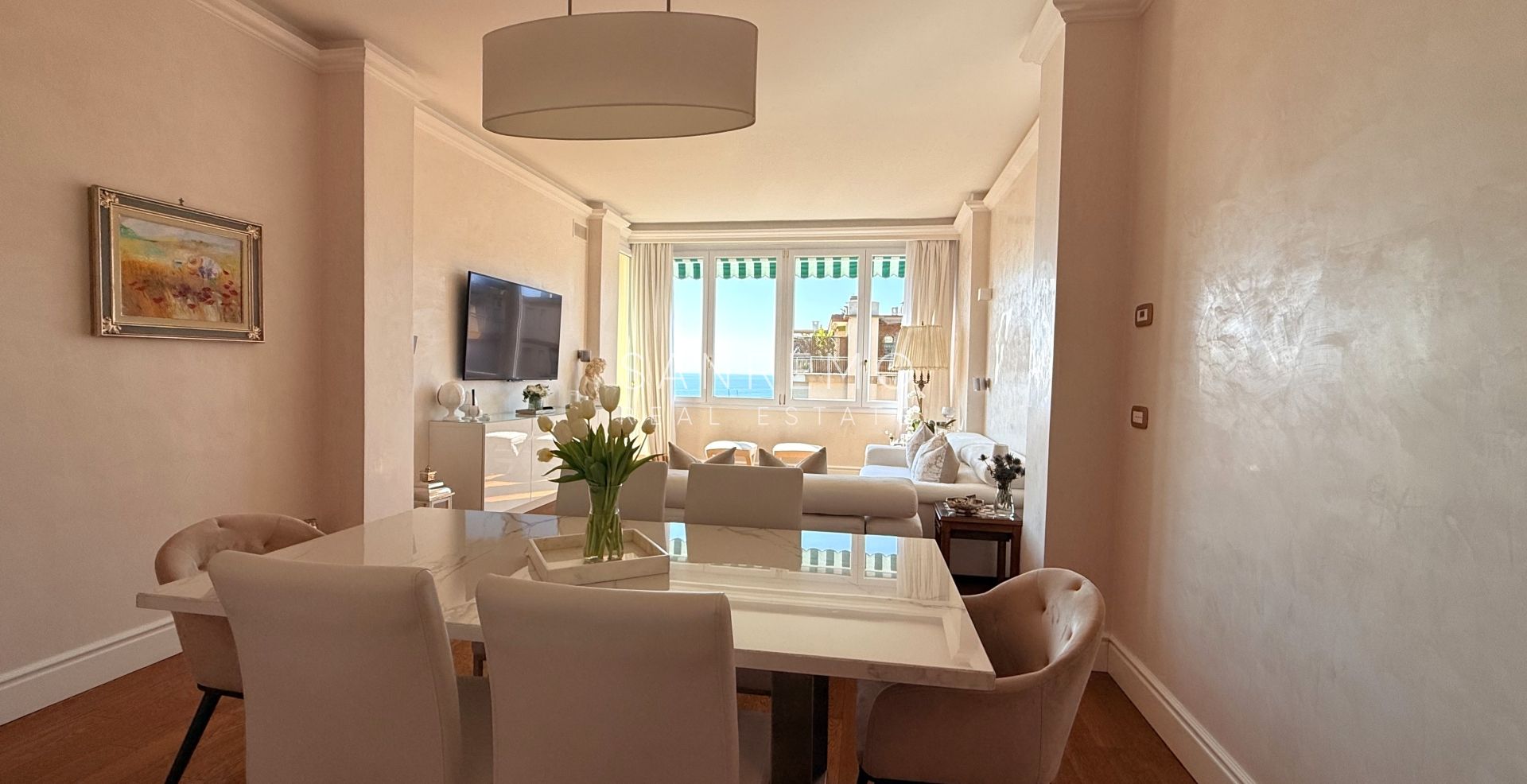 Appartement entièrement rénové avec un agréable espace extérieur