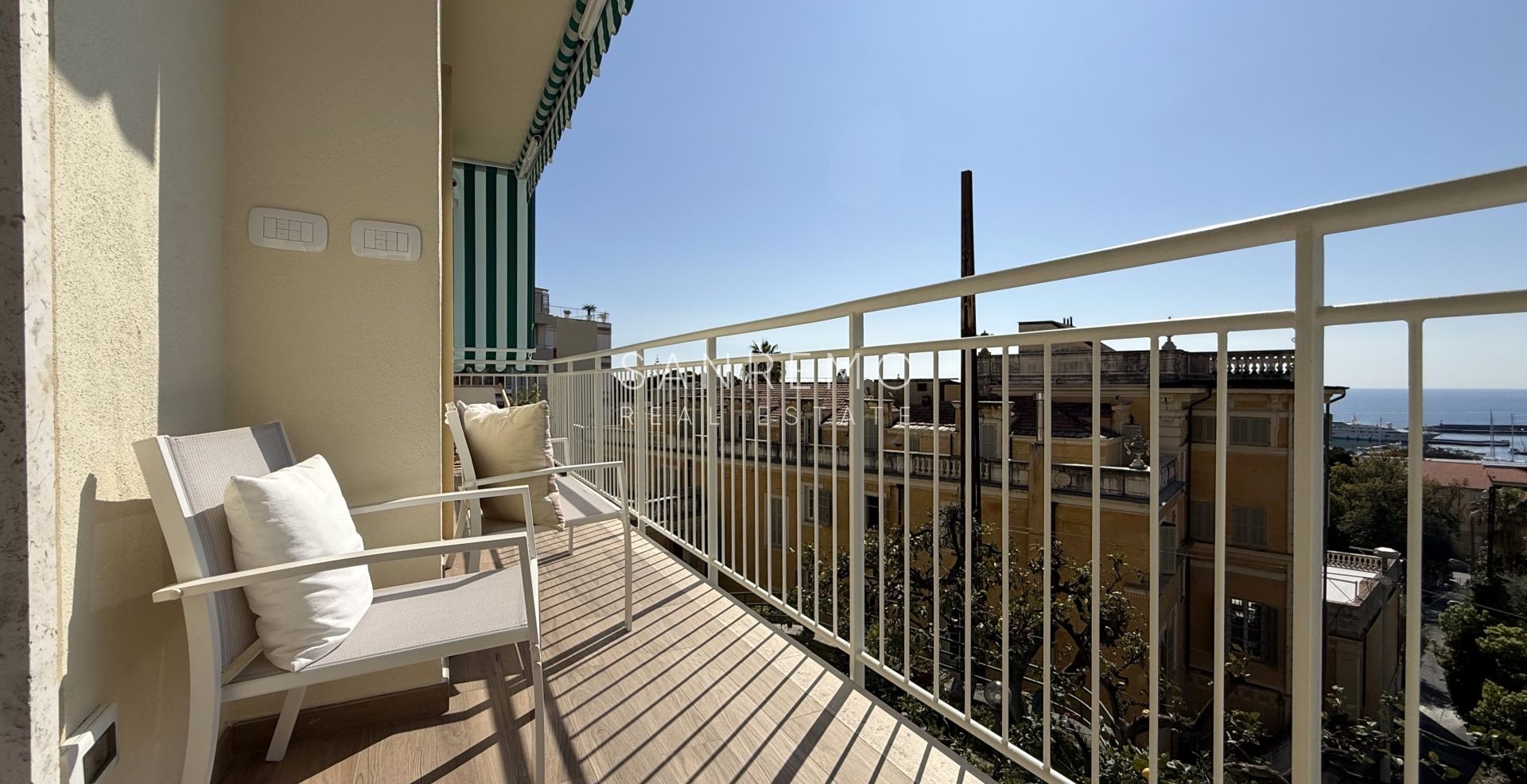 Appartement entièrement rénové avec un agréable espace extérieur