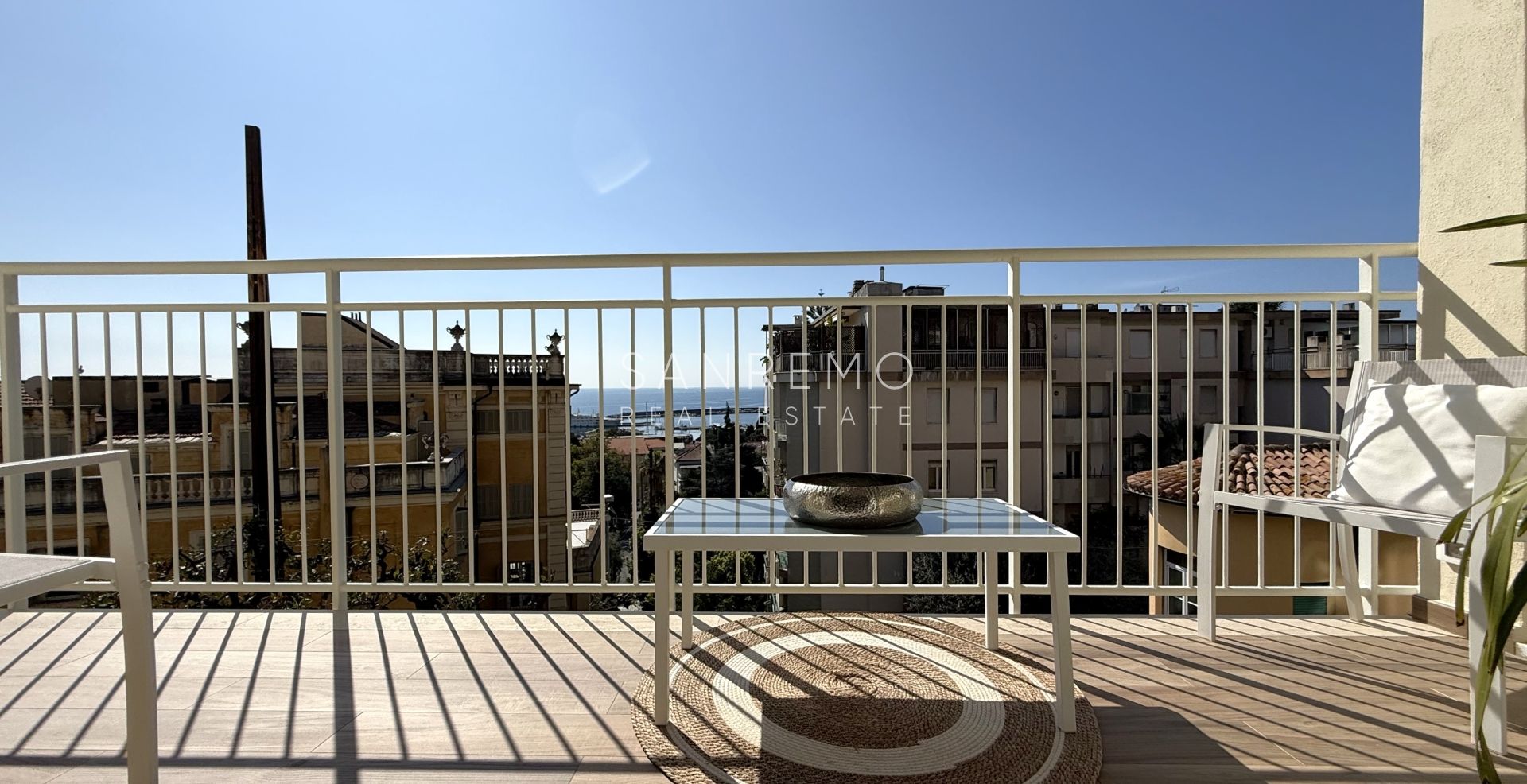 Appartement entièrement rénové avec un agréable espace extérieur