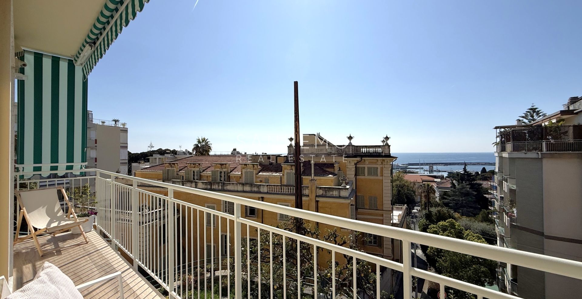 Appartement entièrement rénové avec un agréable espace extérieur