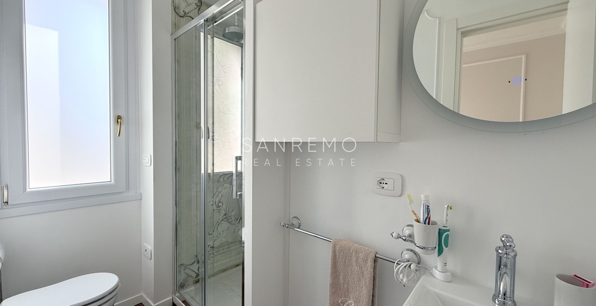 Appartement entièrement rénové avec un agréable espace extérieur