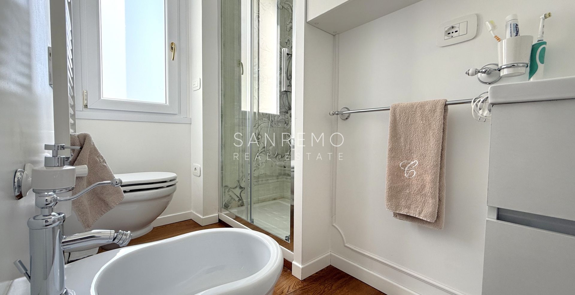 Appartement entièrement rénové avec un agréable espace extérieur