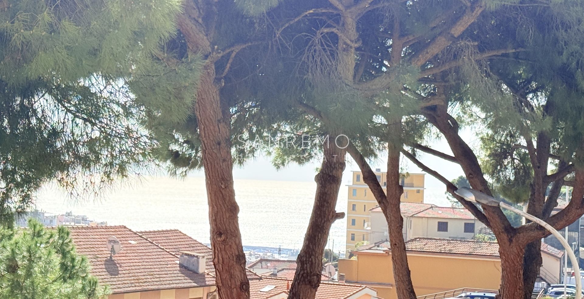 Appartement de trois pièces avec balcon et vue partielle sur la mer dans le quartier Baragallo
