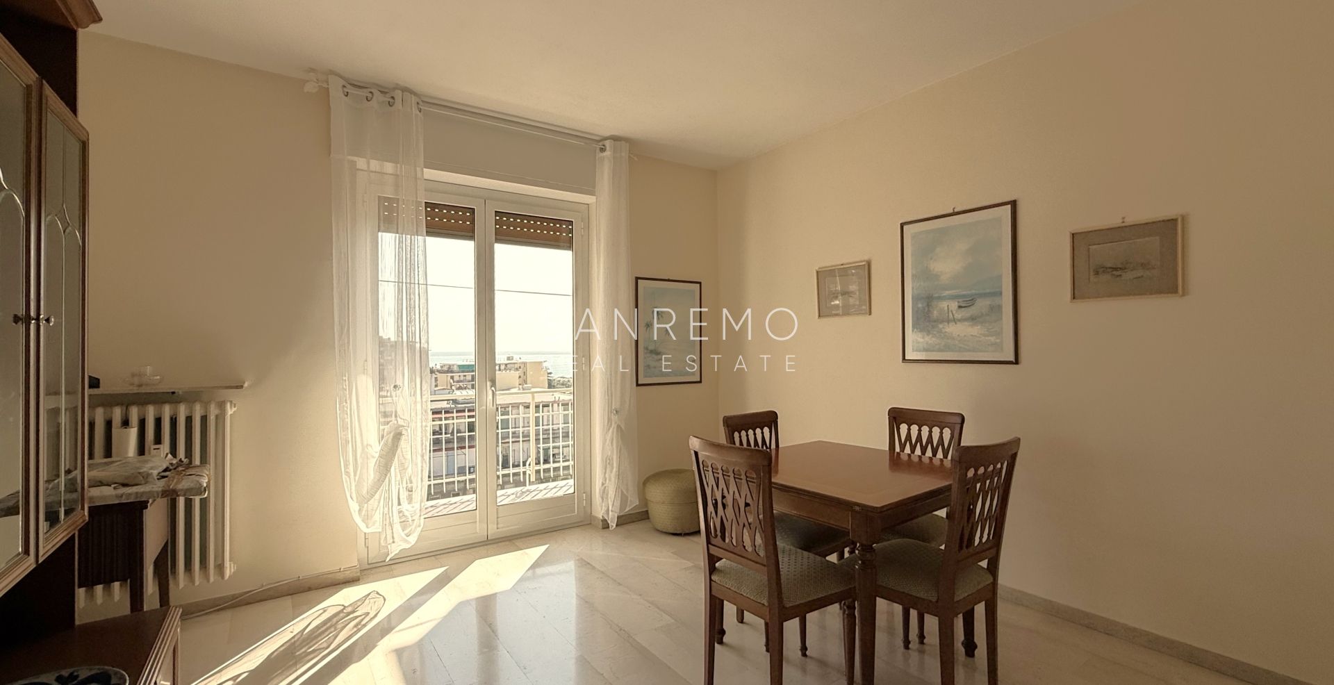 Appartement très lumineux avec vue sur la mer, à quelques pas de la Villa Ormond