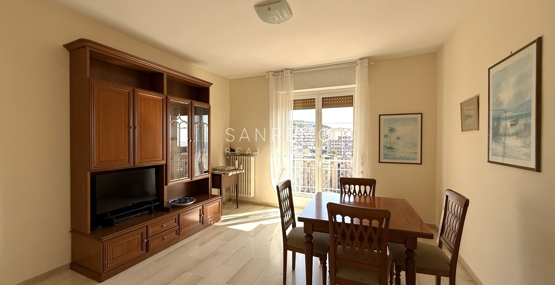 Appartement très lumineux avec vue sur la mer, à quelques pas de la Villa Ormond