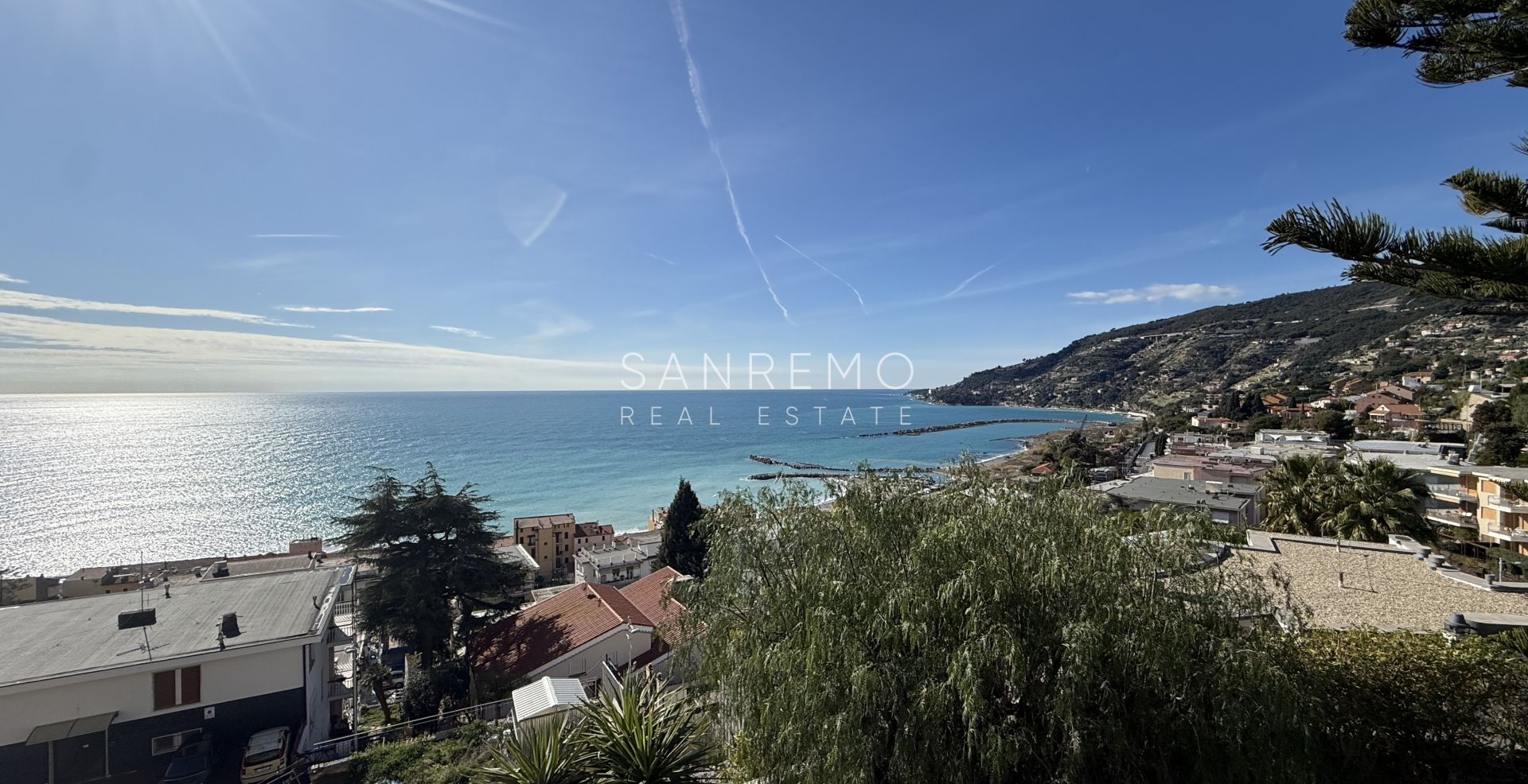 Splendide villa entourée d’un jardin privé et sublimée par une magnifique vue sur la mer
