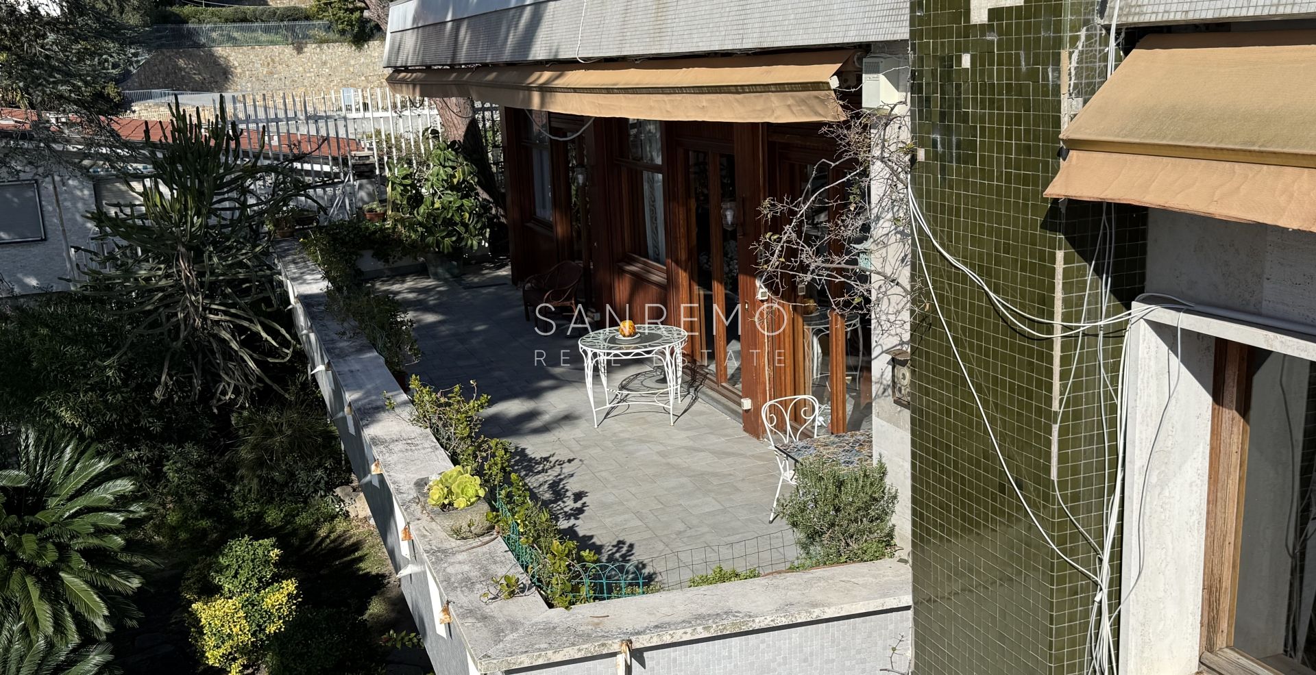 Splendide villa entourée d’un jardin privé et sublimée par une magnifique vue sur la mer