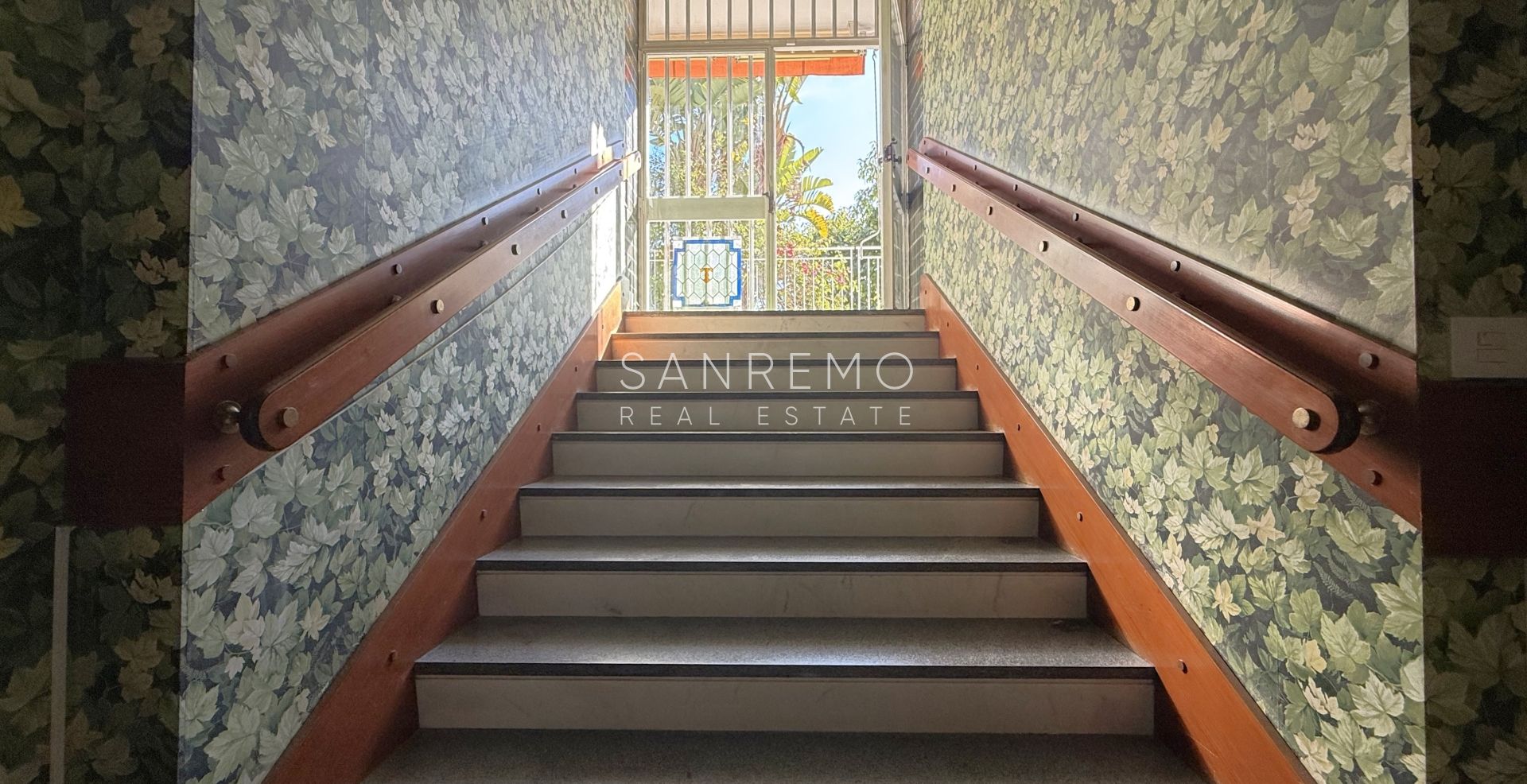 Splendide villa entourée d’un jardin privé et sublimée par une magnifique vue sur la mer