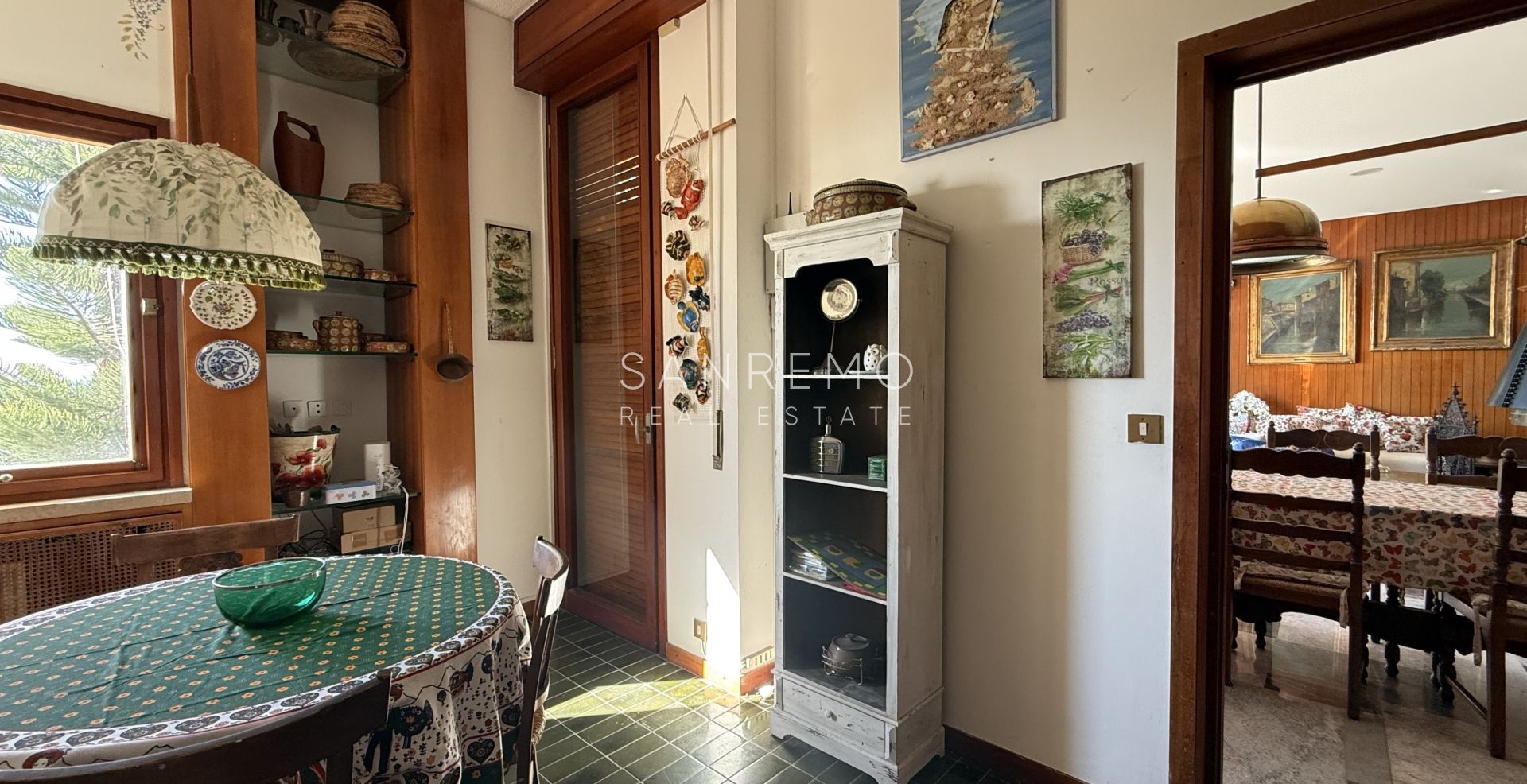 Splendide villa entourée d’un jardin privé et sublimée par une magnifique vue sur la mer