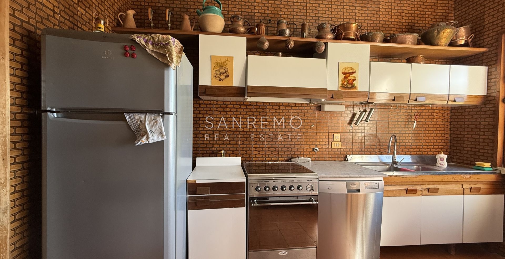 Splendide villa entourée d’un jardin privé et sublimée par une magnifique vue sur la mer