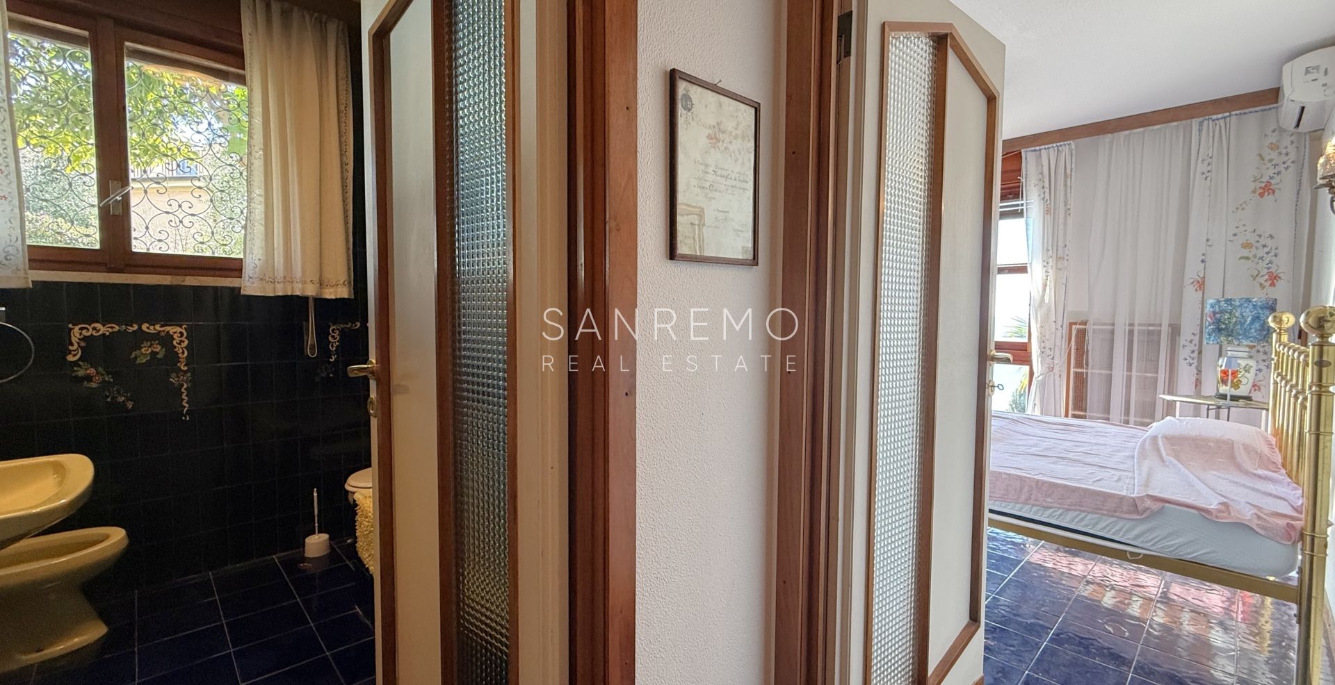 Splendide villa entourée d’un jardin privé et sublimée par une magnifique vue sur la mer