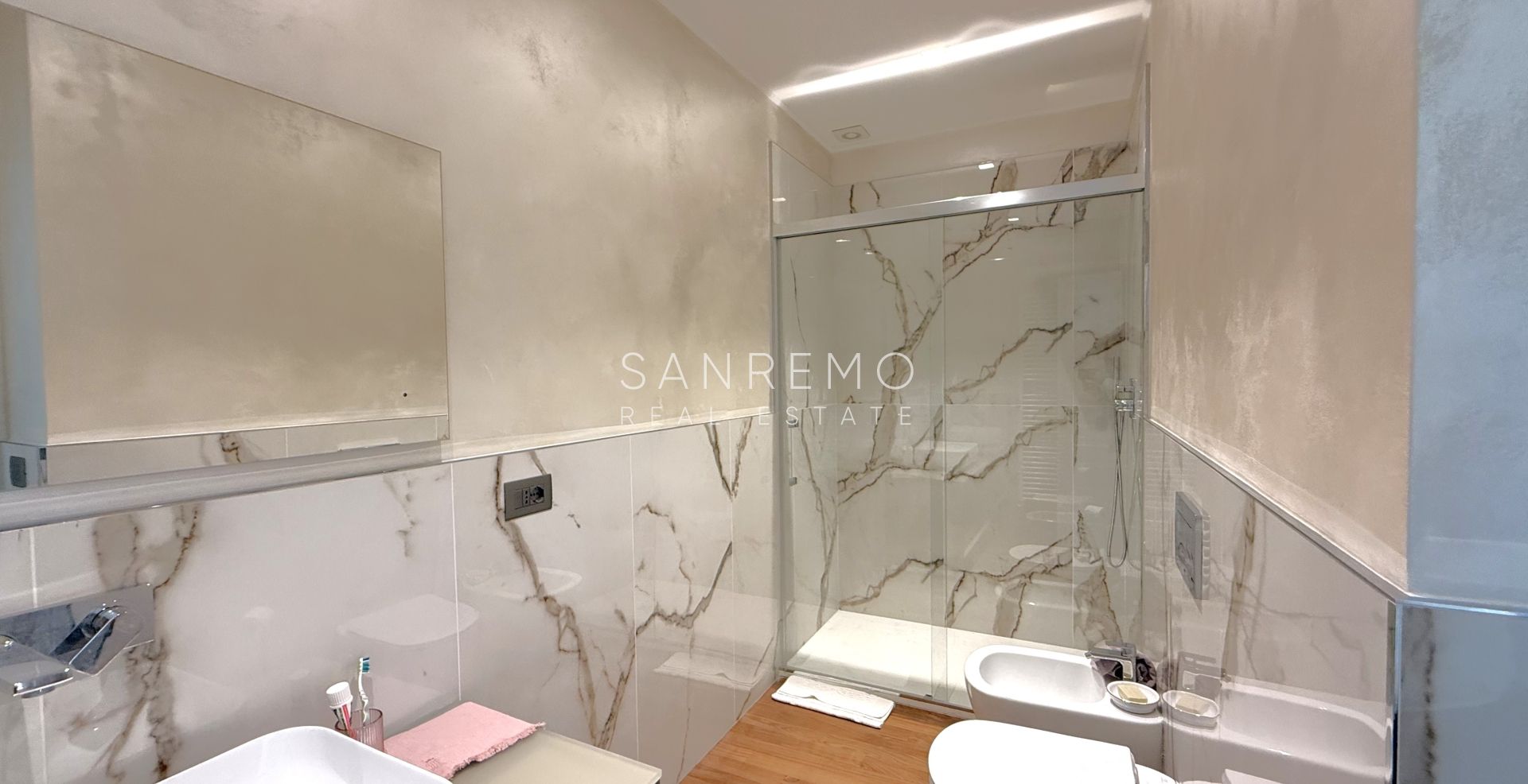 Appartement lumineux avec 2 chambres terrasse et vue mer