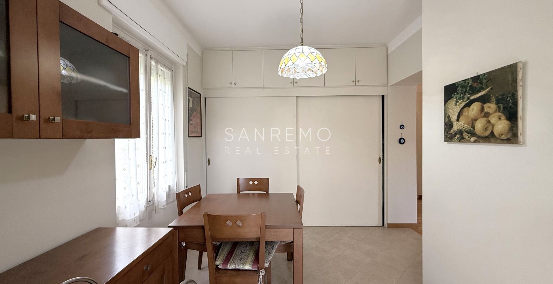 Appartement avec terrasse et vue mer dans un environnement calme et résidentiel