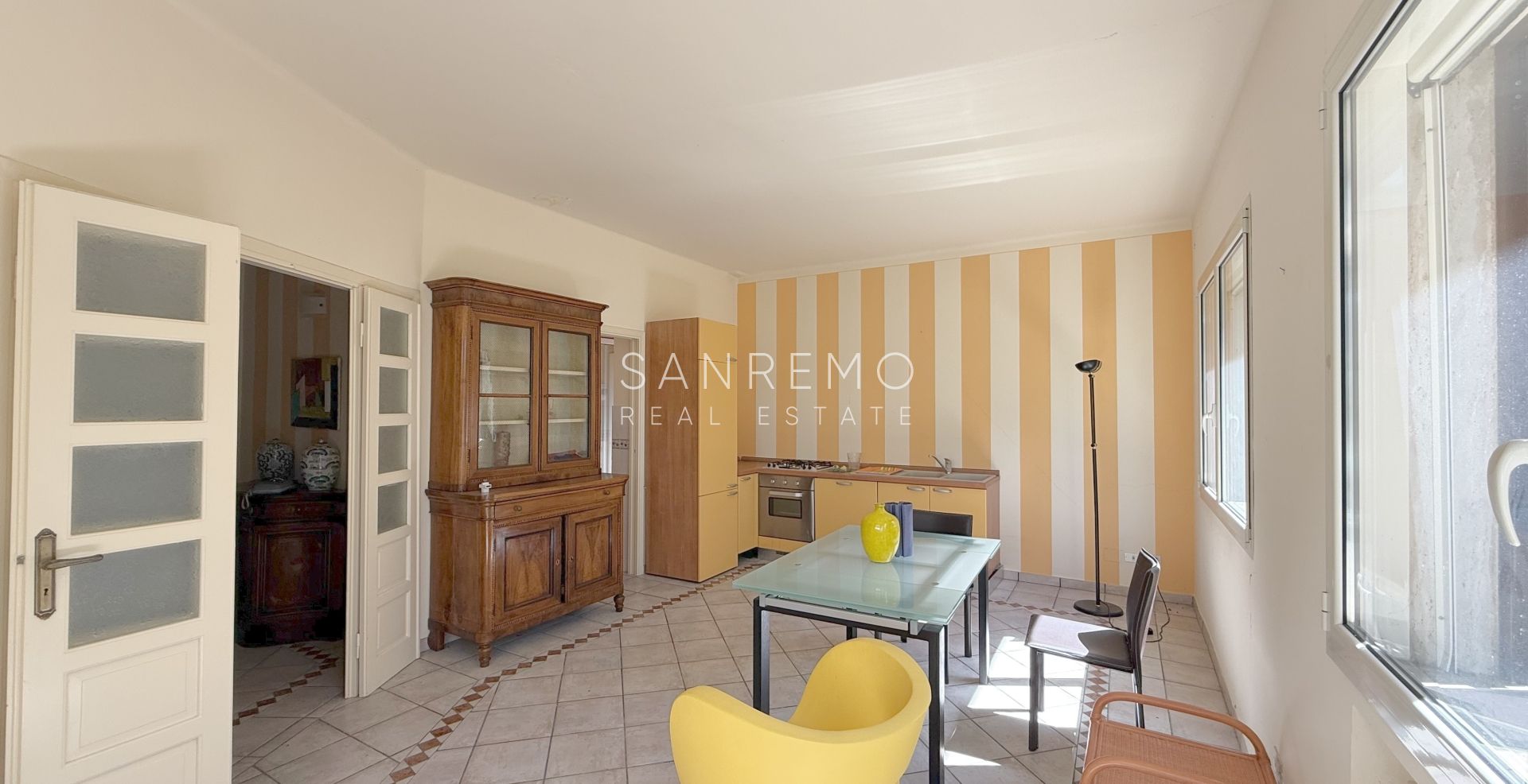 Maison, composée de 2 appartements indépendants, sur la première colline de Sanremo