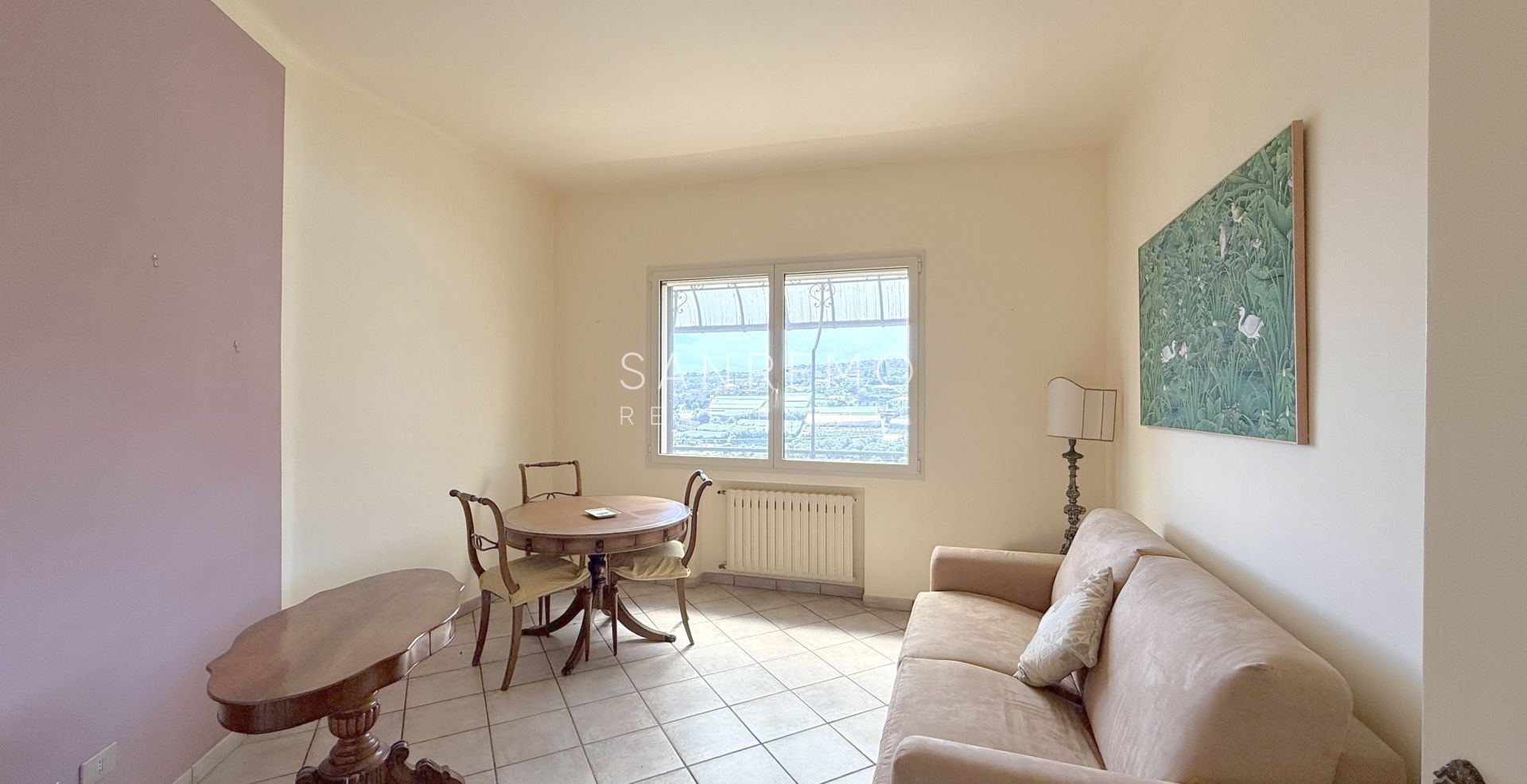 Maison, composée de 2 appartements indépendants, sur la première colline de Sanremo