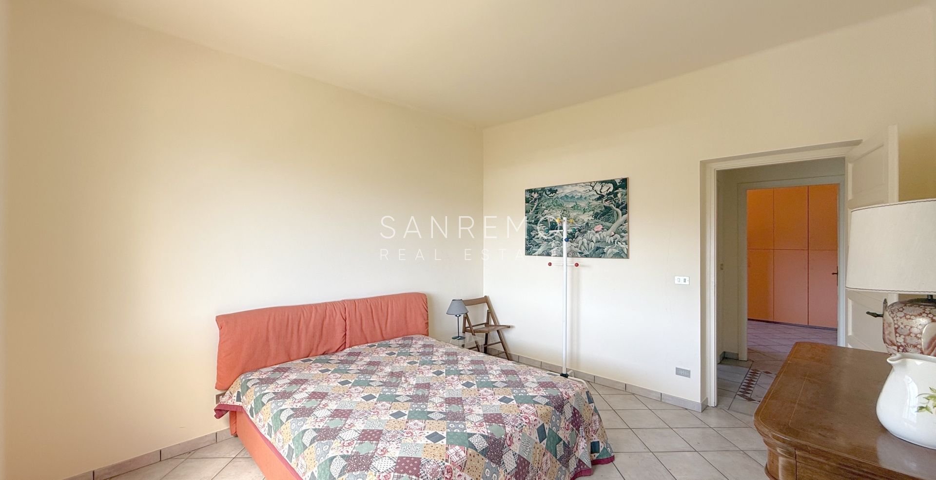 Maison, composée de 2 appartements indépendants, sur la première colline de Sanremo