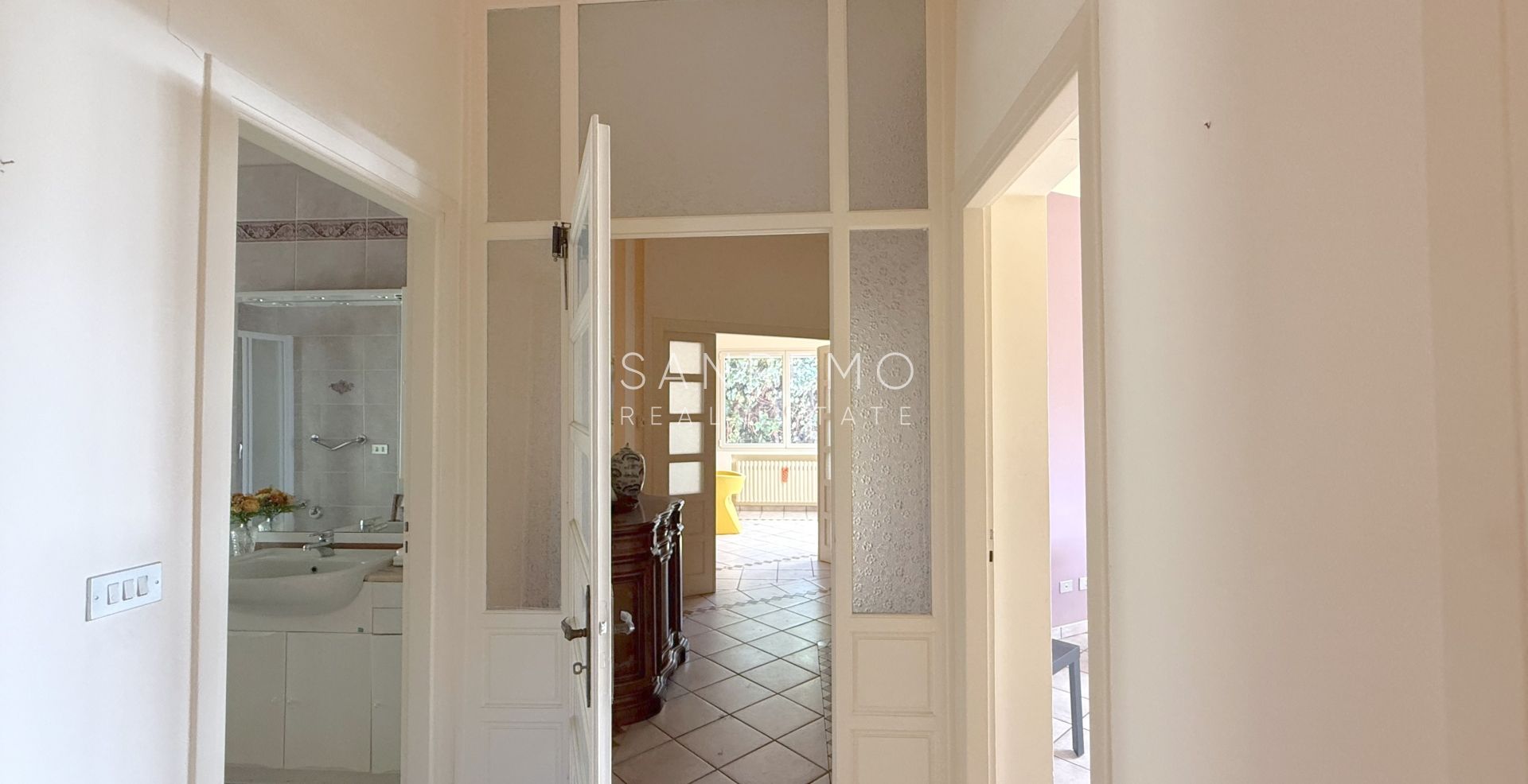 Maison, composée de 2 appartements indépendants, sur la première colline de Sanremo