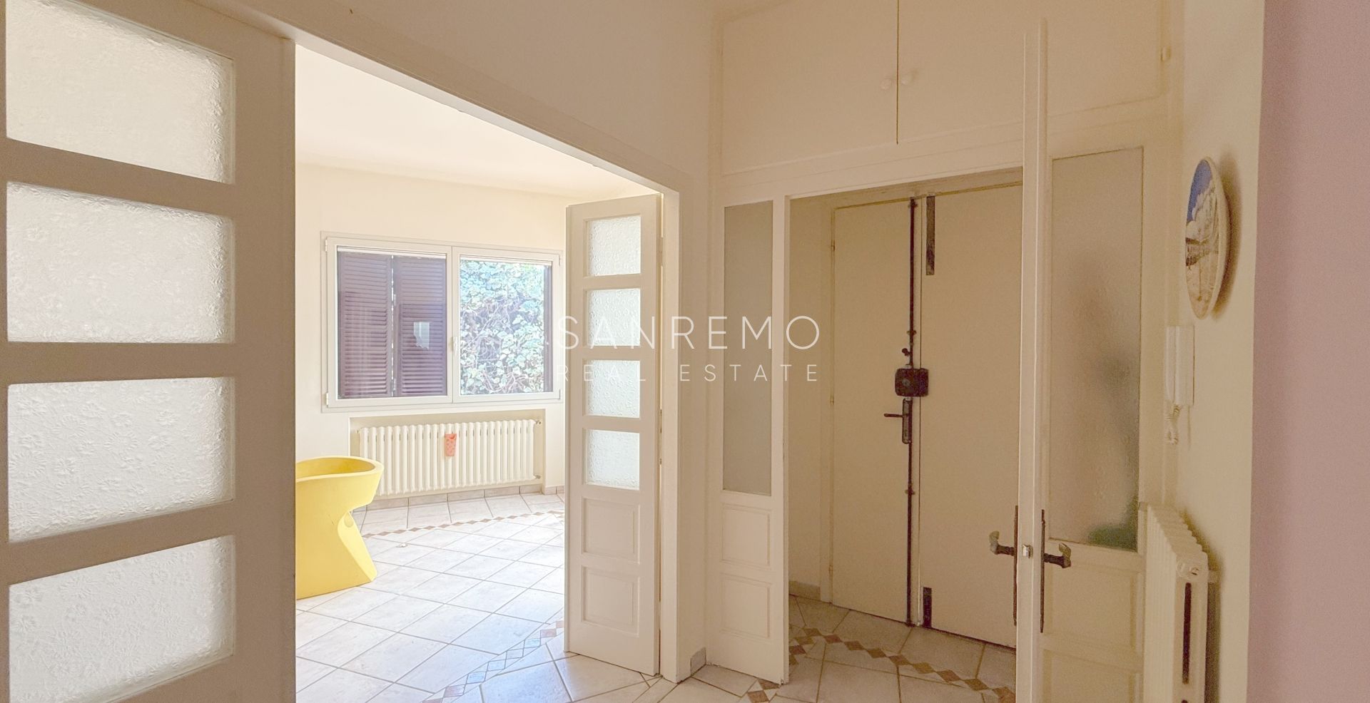 Maison, composée de 2 appartements indépendants, sur la première colline de Sanremo