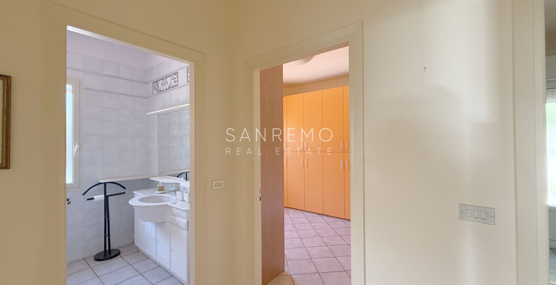 Maison, composée de 2 appartements indépendants, sur la première colline de Sanremo