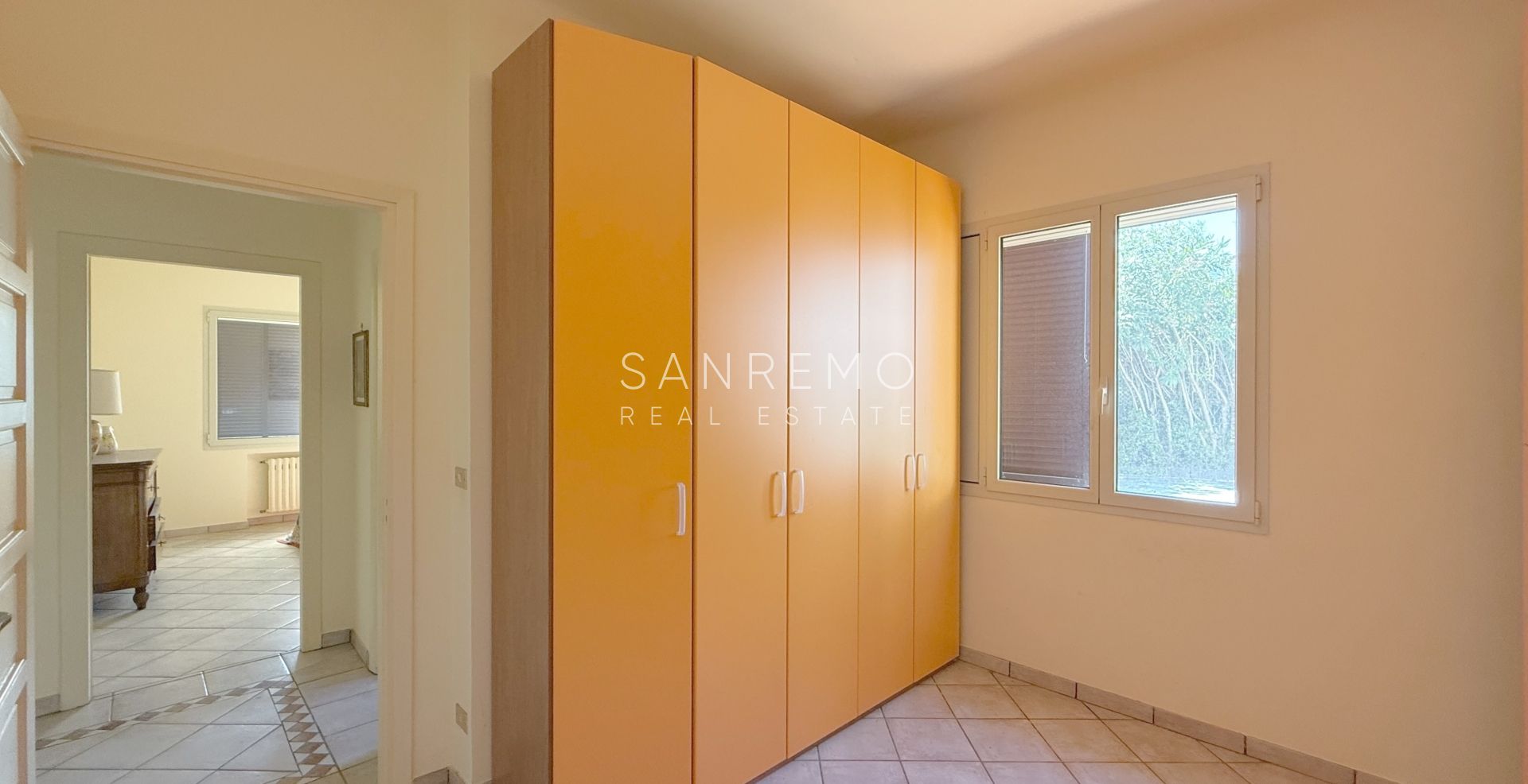 Maison, composée de 2 appartements indépendants, sur la première colline de Sanremo