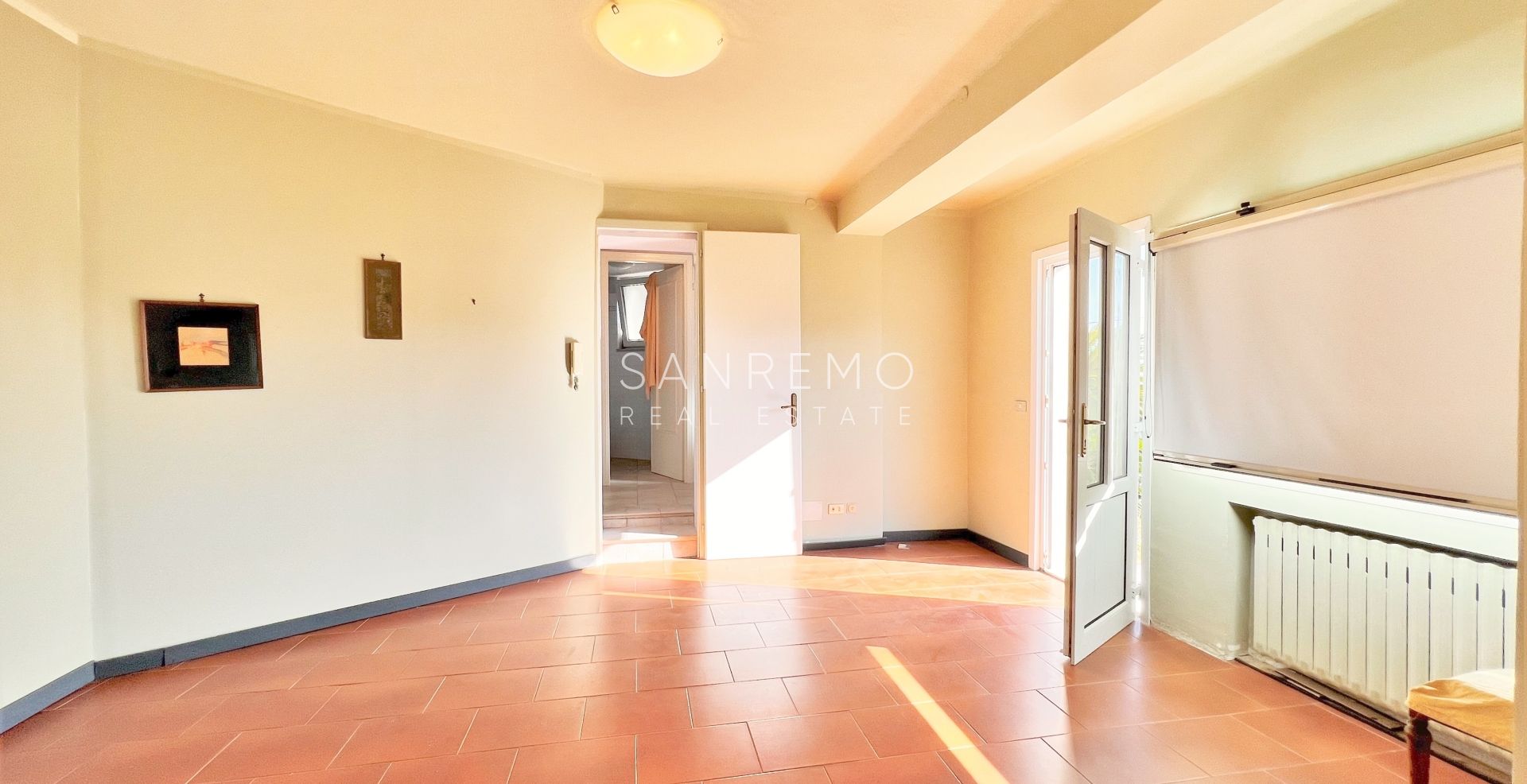 Maison, composée de 2 appartements indépendants, sur la première colline de Sanremo