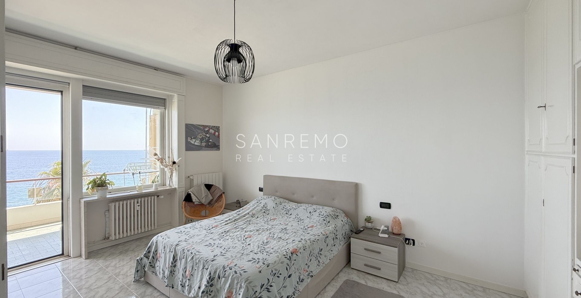 Spacieux deux-pièces offrant une vue imprenable sur l’ensemble du Golfe de Sanremo