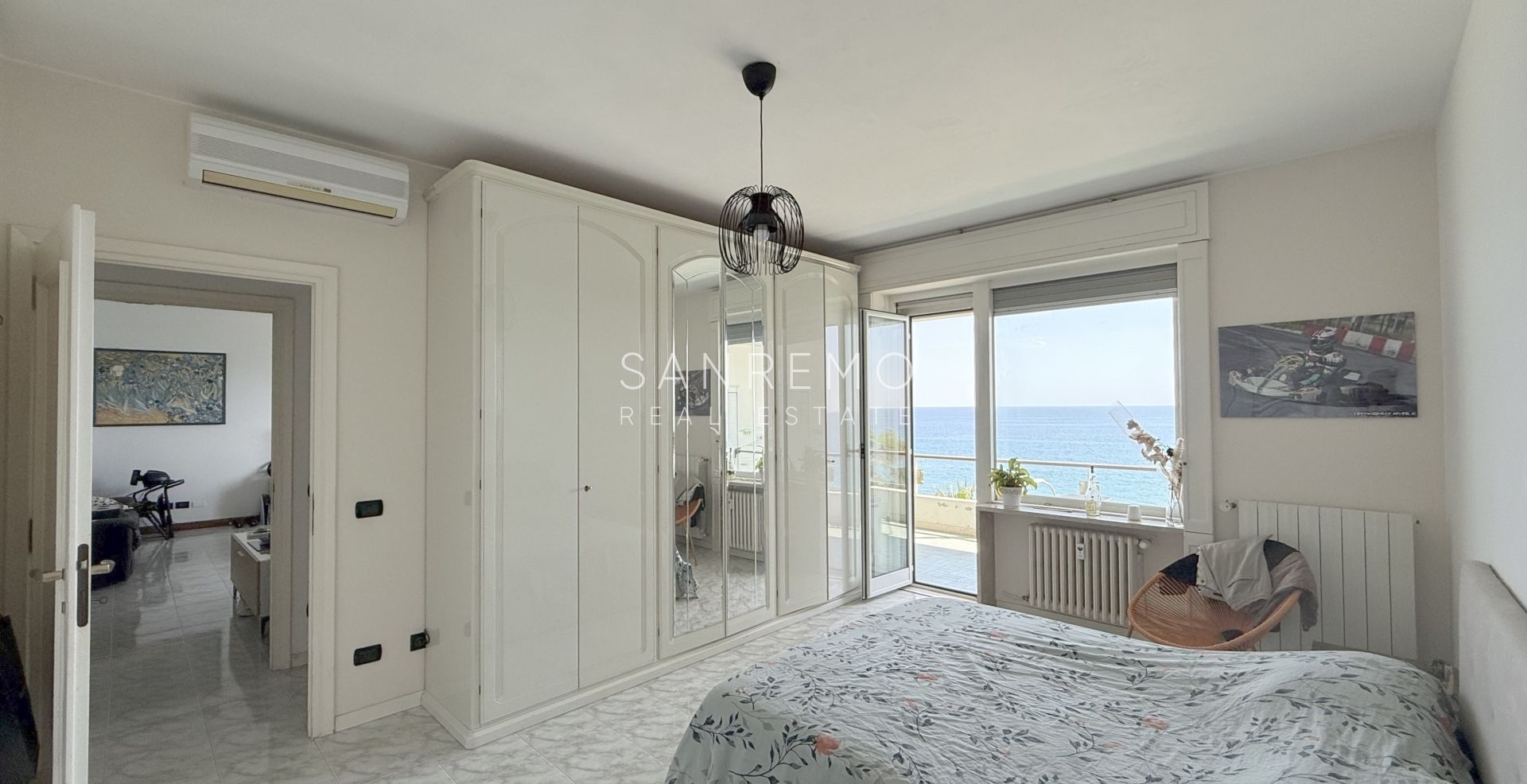 Spacieux deux-pièces offrant une vue imprenable sur l’ensemble du Golfe de Sanremo