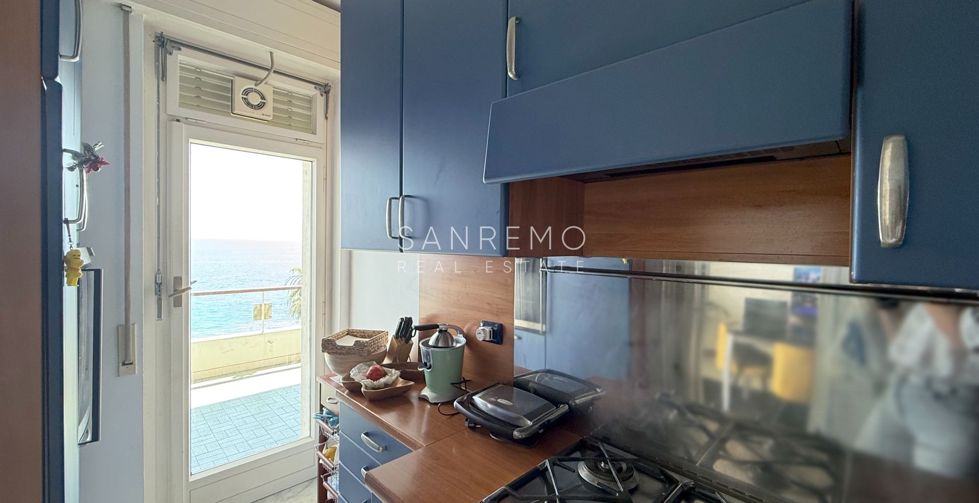 Spacieux deux-pièces offrant une vue imprenable sur l’ensemble du Golfe de Sanremo