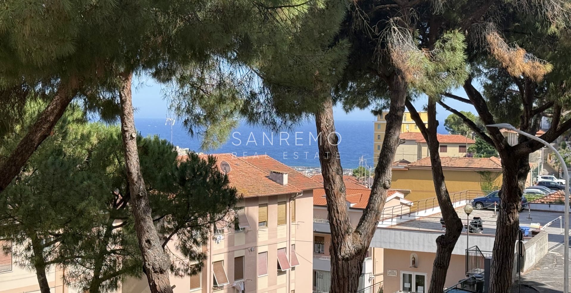 Appartement de trois pièces avec balcon et vue partielle sur la mer dans le quartier Baragallo