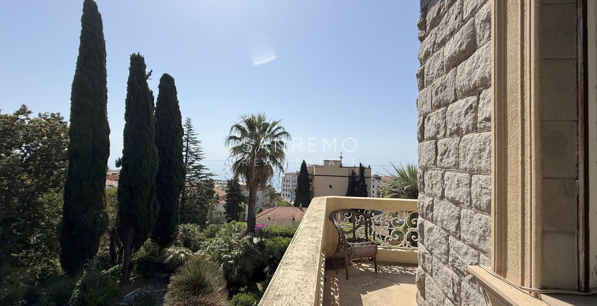 Prestigieux appartement dans une villa avec une splendide vue sur la mer