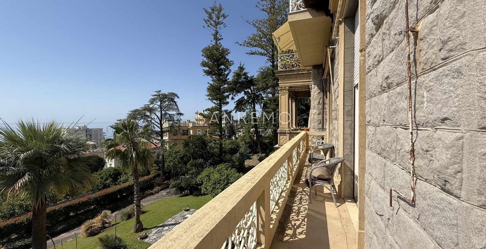 Prestigieux appartement dans une villa avec une splendide vue sur la mer