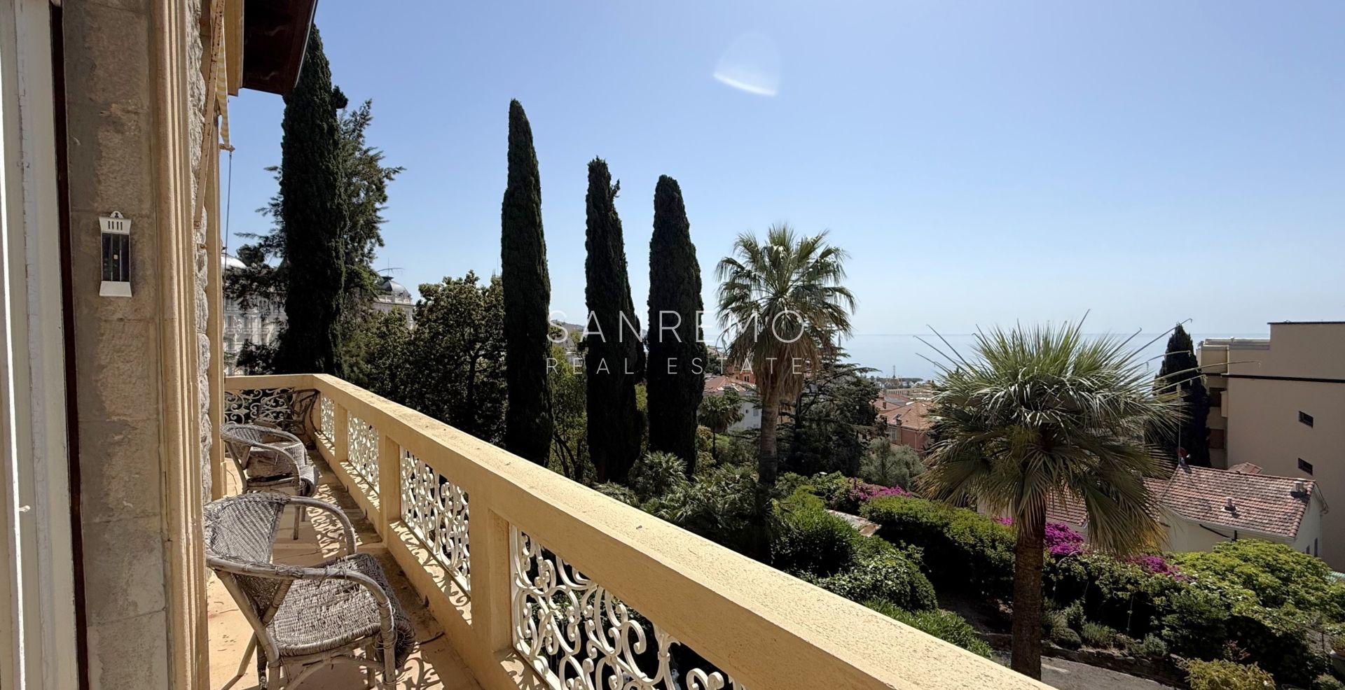 Prestigieux appartement dans une villa avec une splendide vue sur la mer