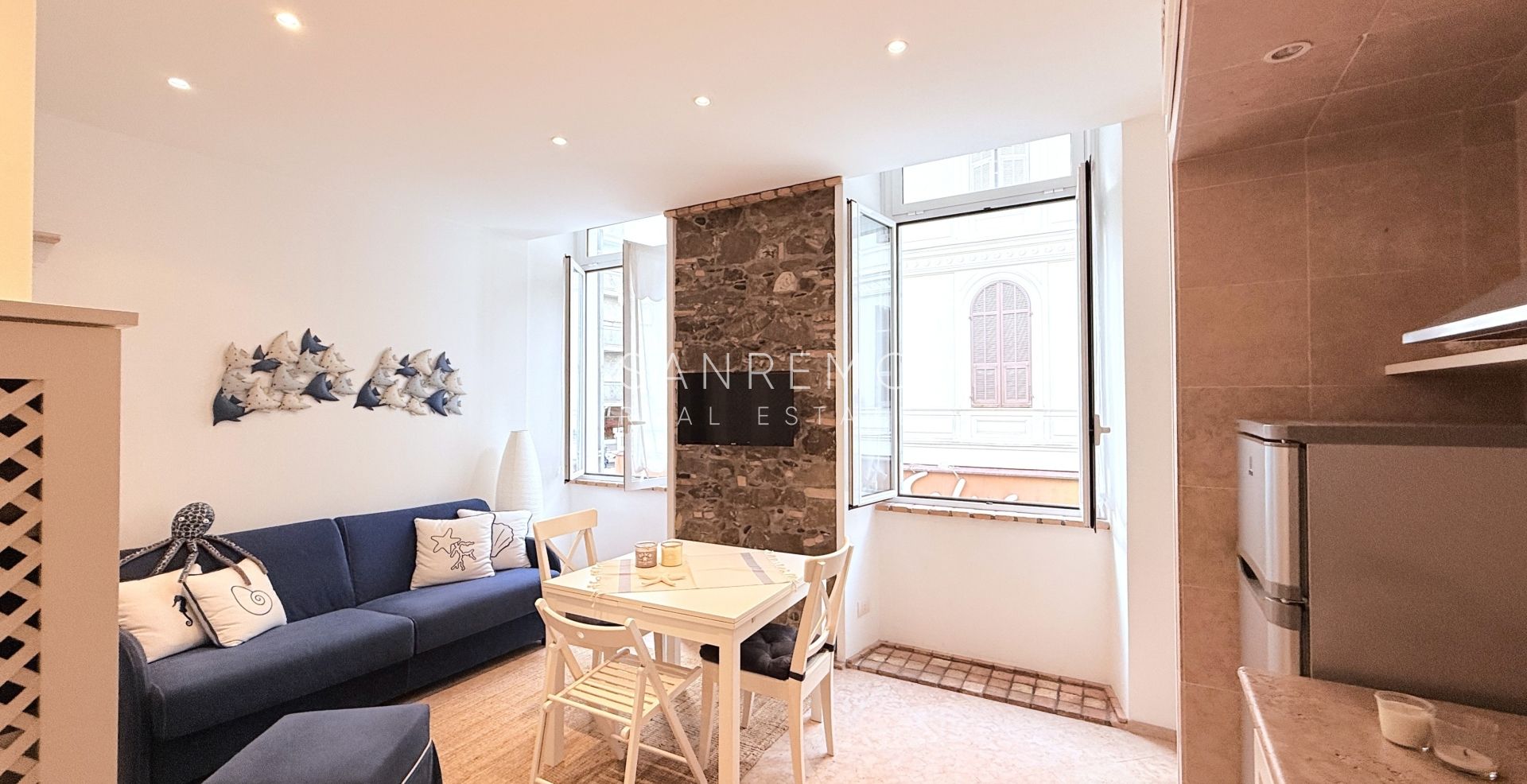 Appartement entièrement rénové au cœur de la ville, dans un immeuble de caractère