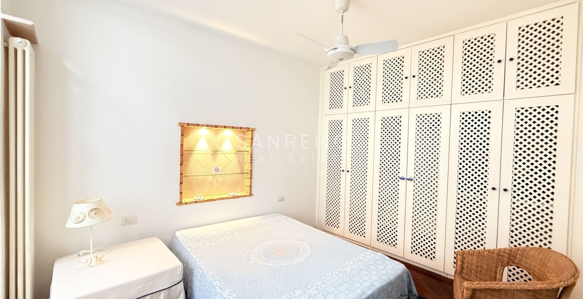 Appartement entièrement rénové au cœur de la ville, dans un immeuble de caractère