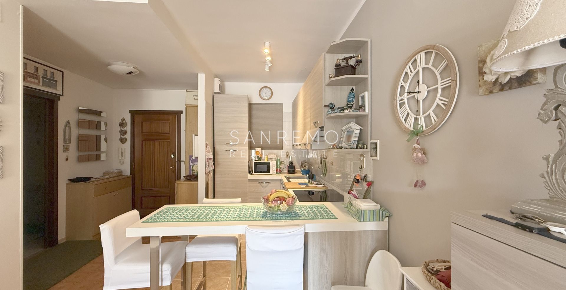 Charmant appartement deux pièces avec un agréable espace extérieur