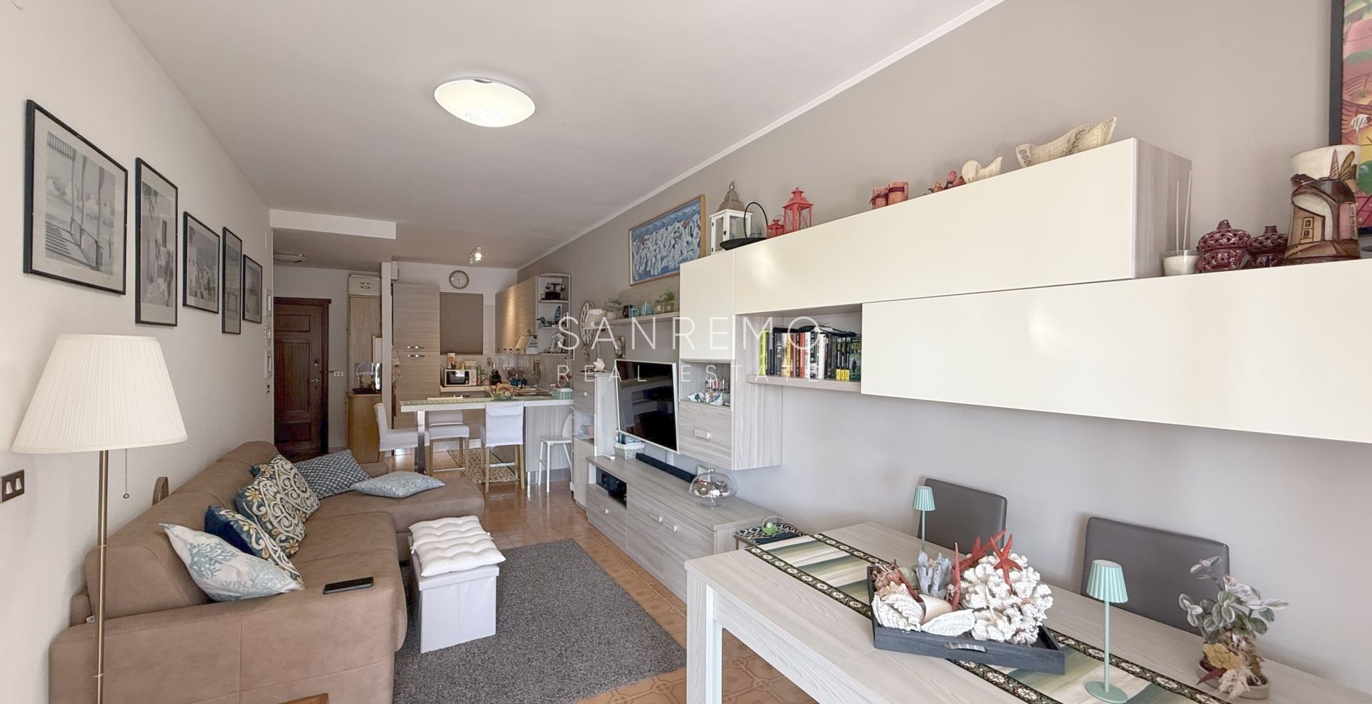 Charmant appartement deux pièces avec un agréable espace extérieur