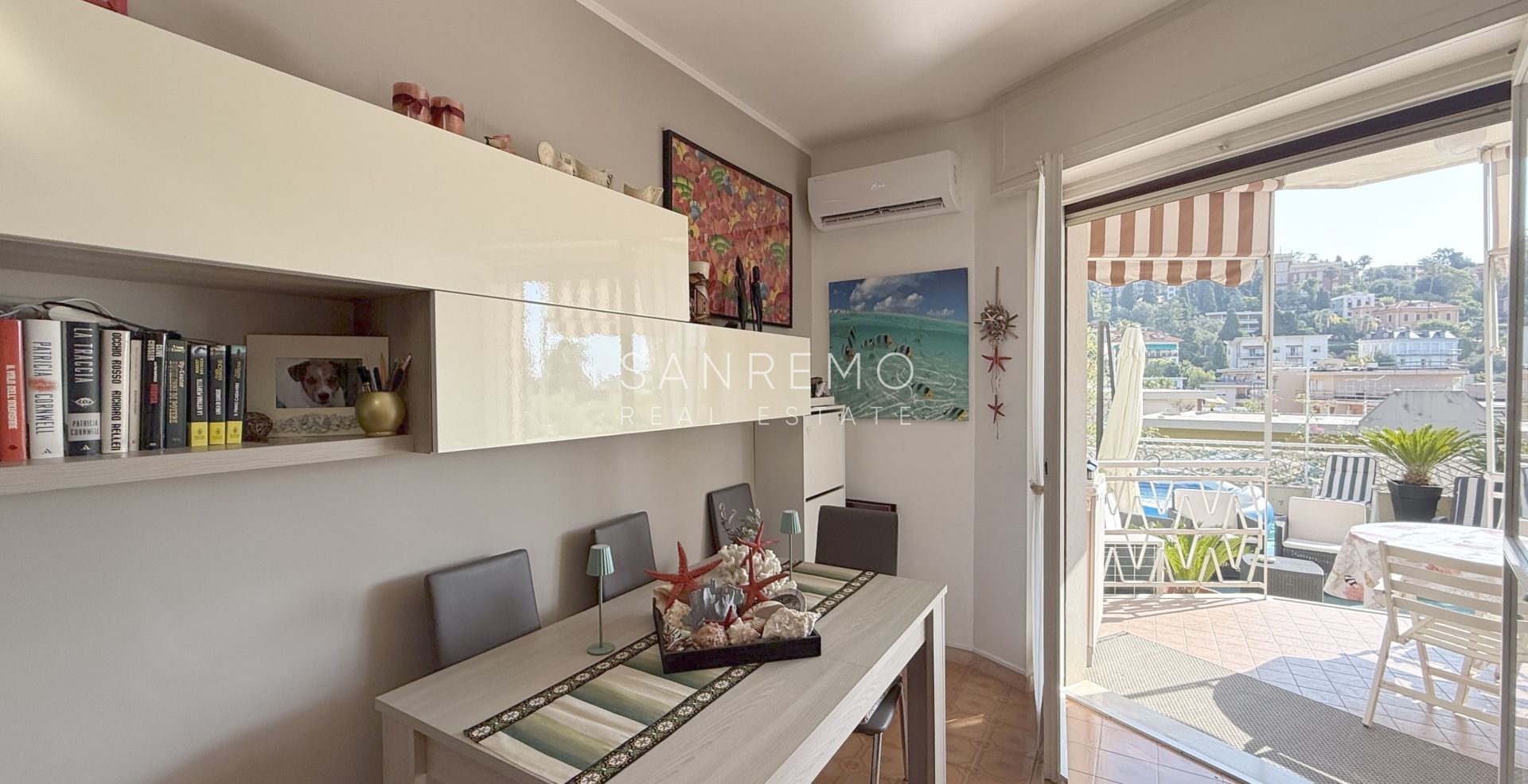 Charmant appartement deux pièces avec un agréable espace extérieur