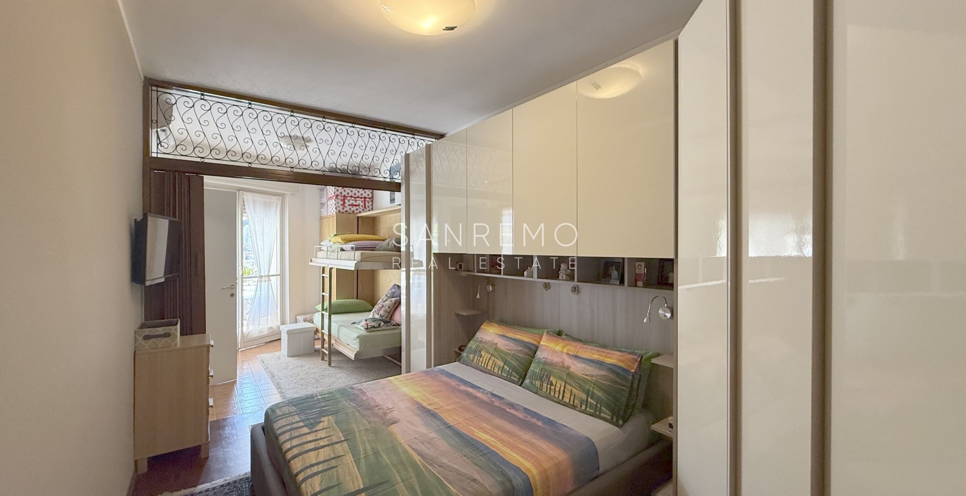 Charmant appartement deux pièces avec un agréable espace extérieur
