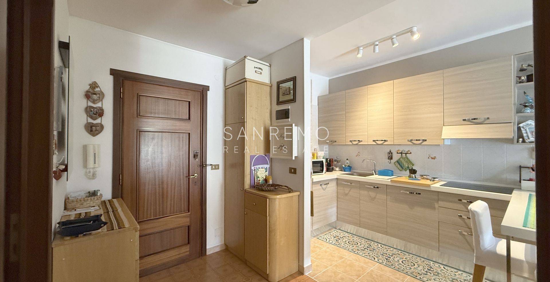 Charmant appartement deux pièces avec un agréable espace extérieur