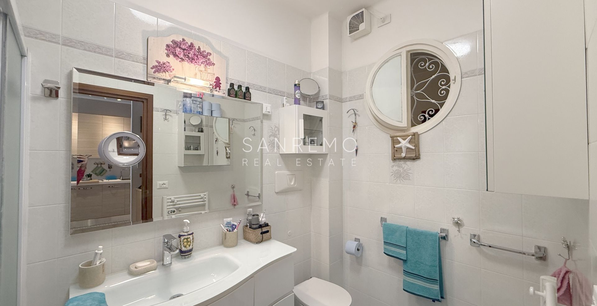 Charmant appartement deux pièces avec un agréable espace extérieur