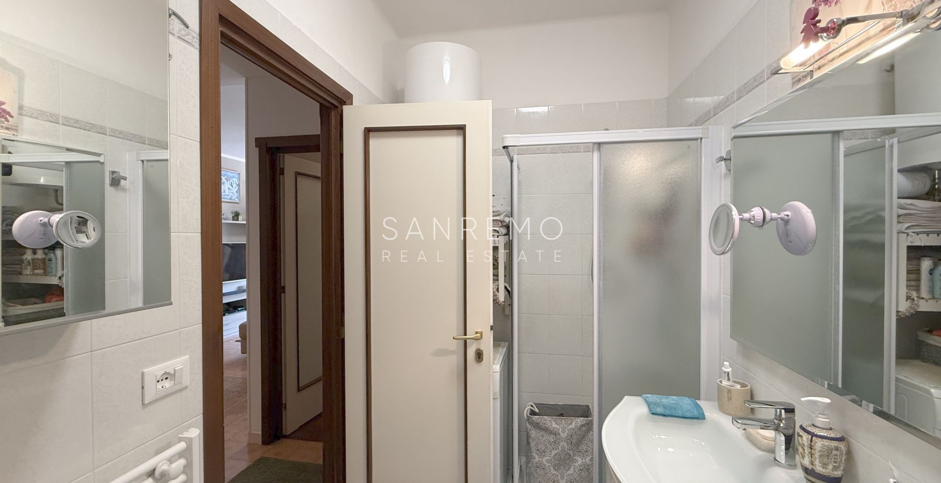 Charmant appartement deux pièces avec un agréable espace extérieur