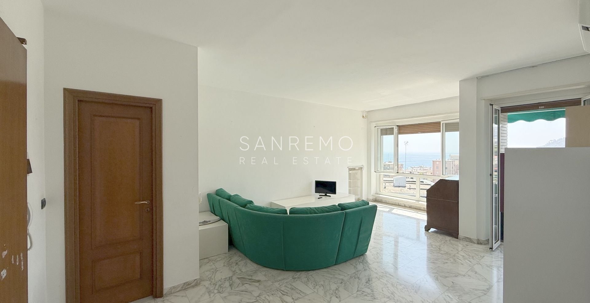 Appartement lumineux avec terrasse à quelques minutes à pied de la mer