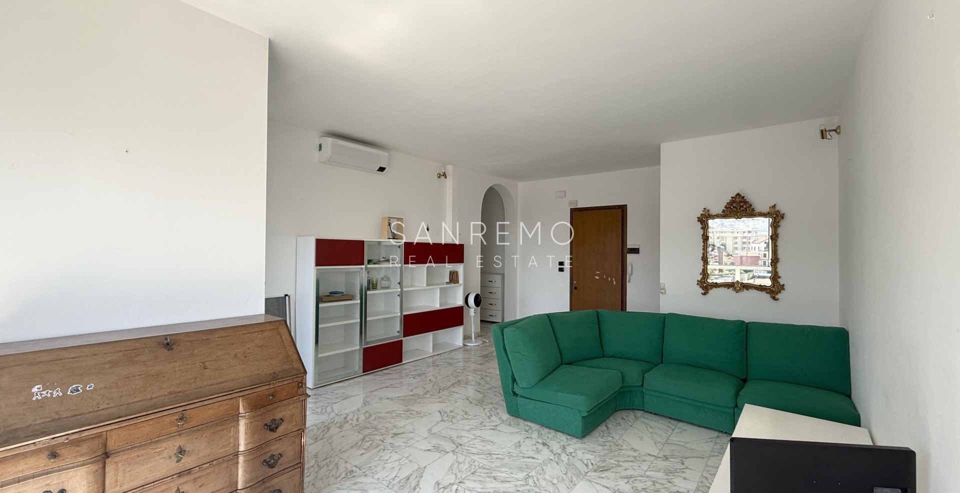 Appartement lumineux avec terrasse à quelques minutes à pied de la mer