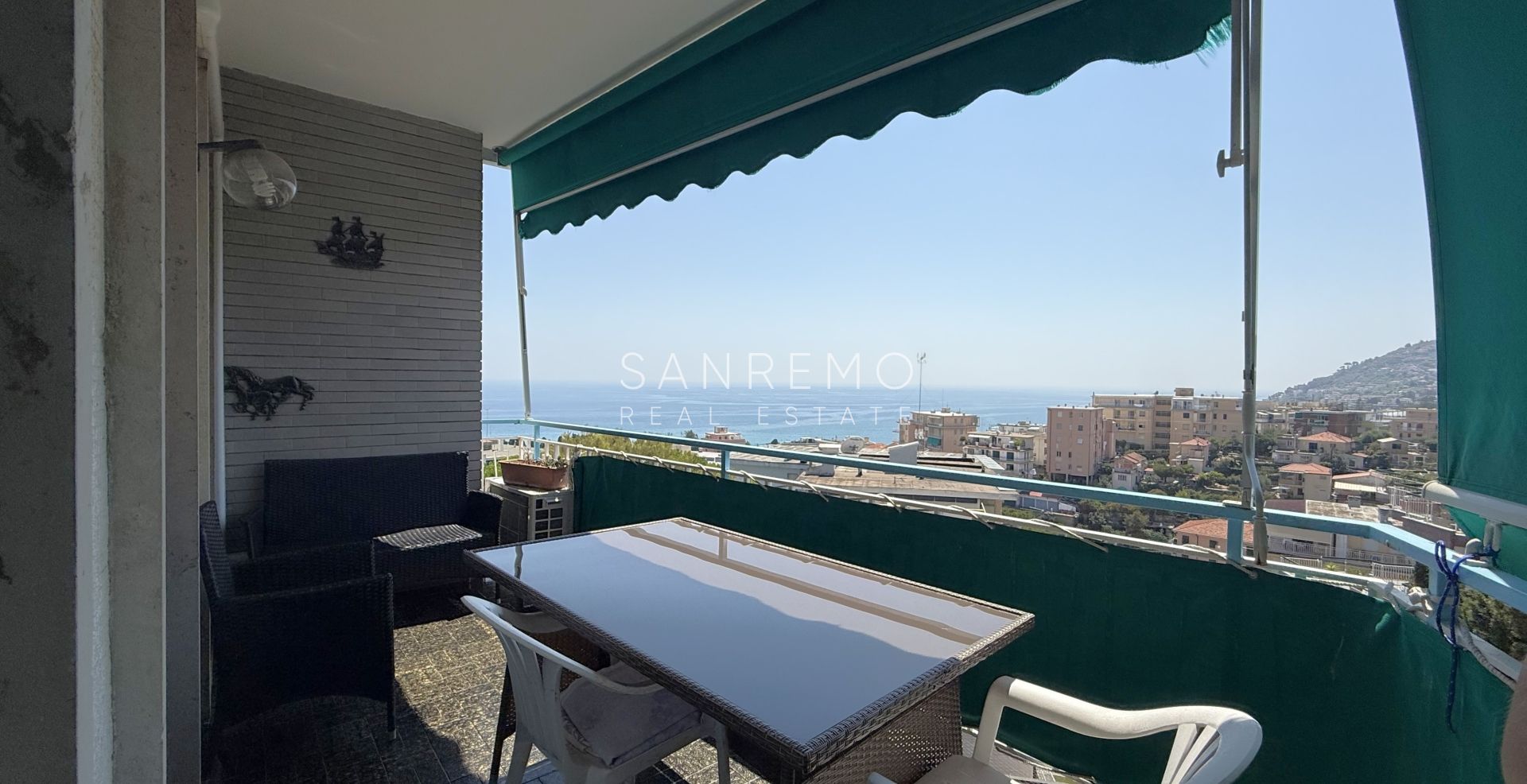 Appartement lumineux avec terrasse à quelques minutes à pied de la mer