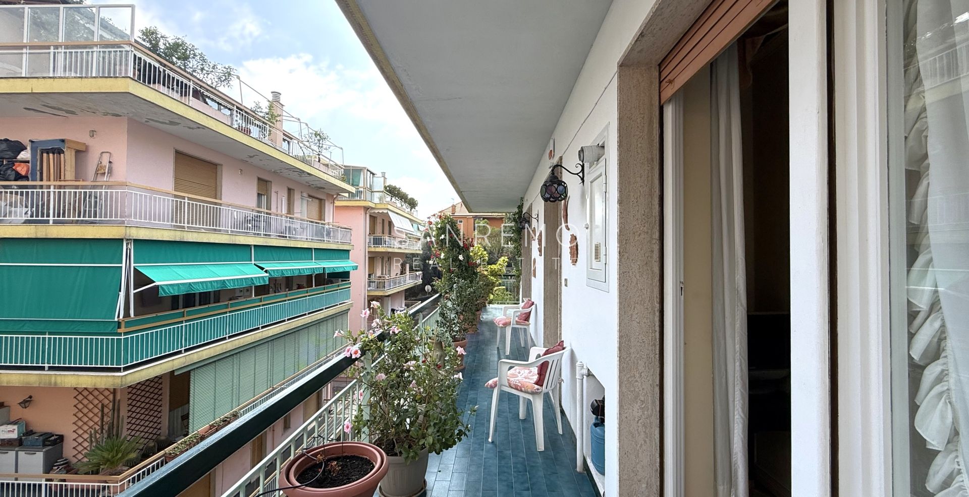 Appartement lumineux de quatre pièces à quelques mètres de la place du marché