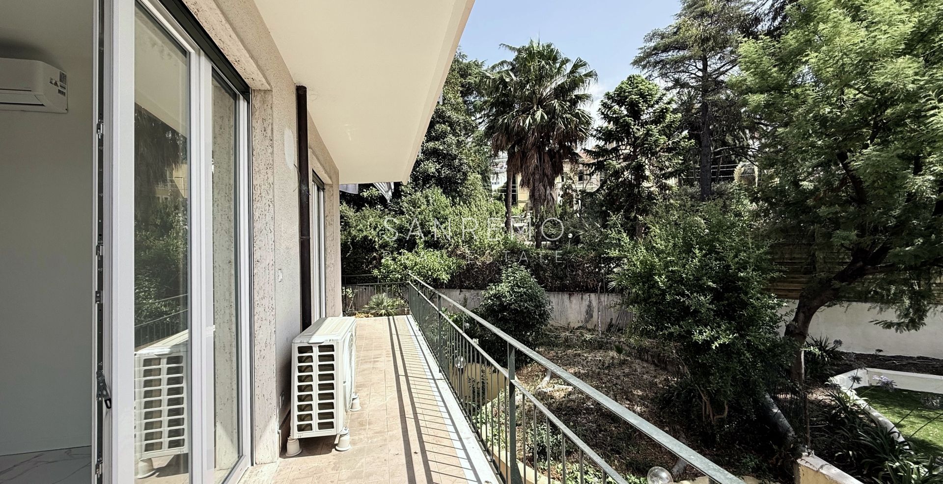 Appartement ensoleillé avec un agréable balcon
